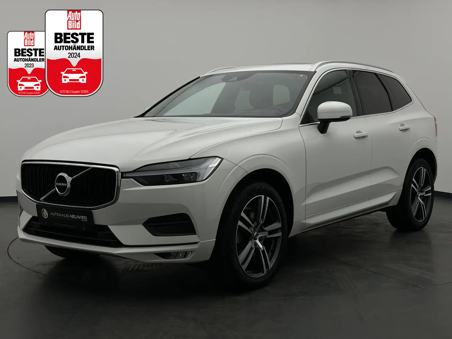 Volvo XC60 XC60 B4 B Geartronic Momentum +PANO+ASSISTS+NAV+ Weiß - 1