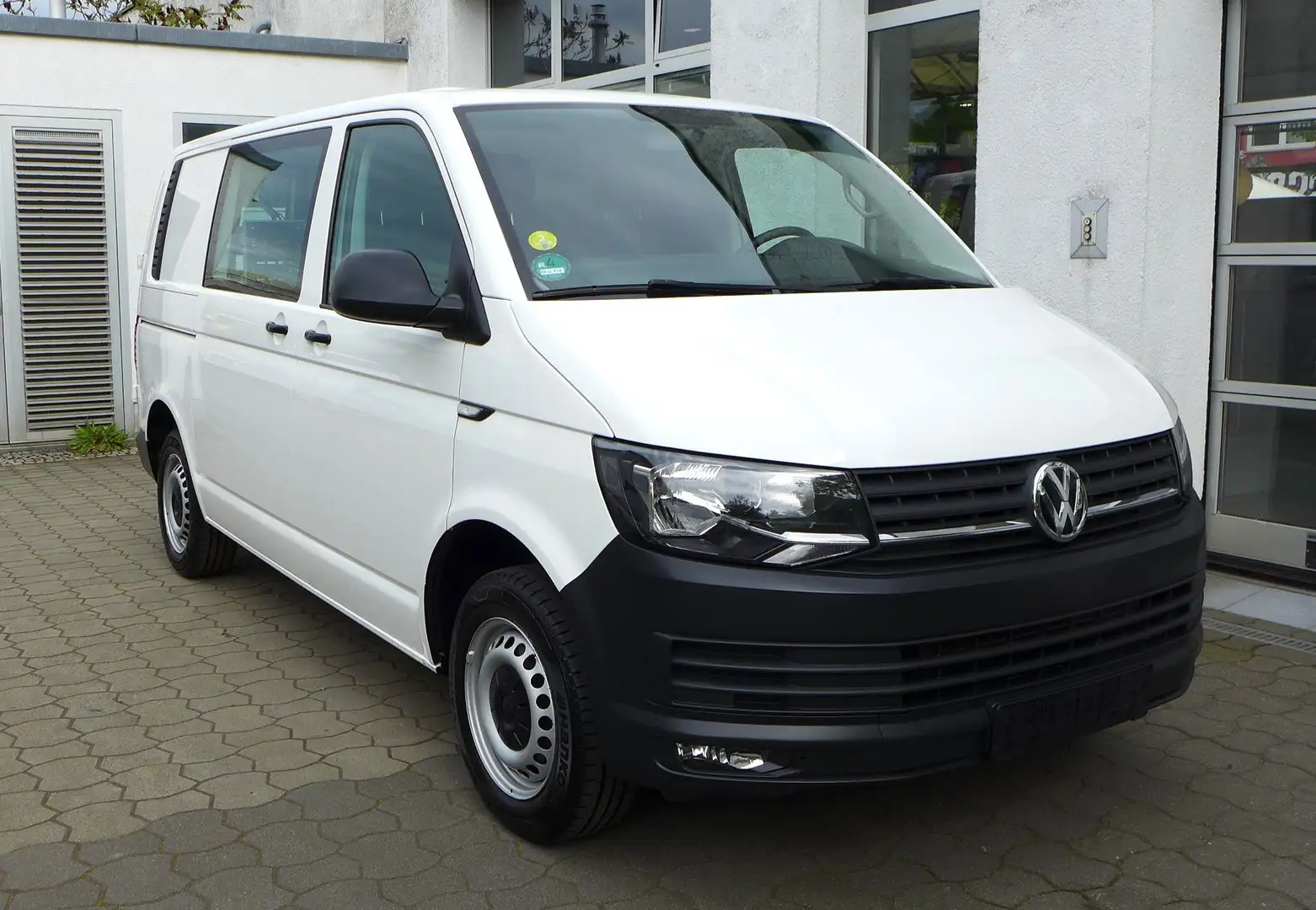 Volkswagen T6 Transporter Navi Klima Regale PTS Weiß - 1