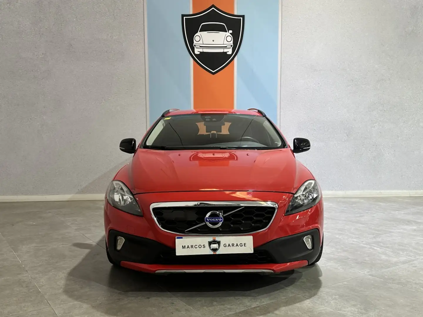 Volvo V40 Cross Country D3 Momentum Rojo - 2