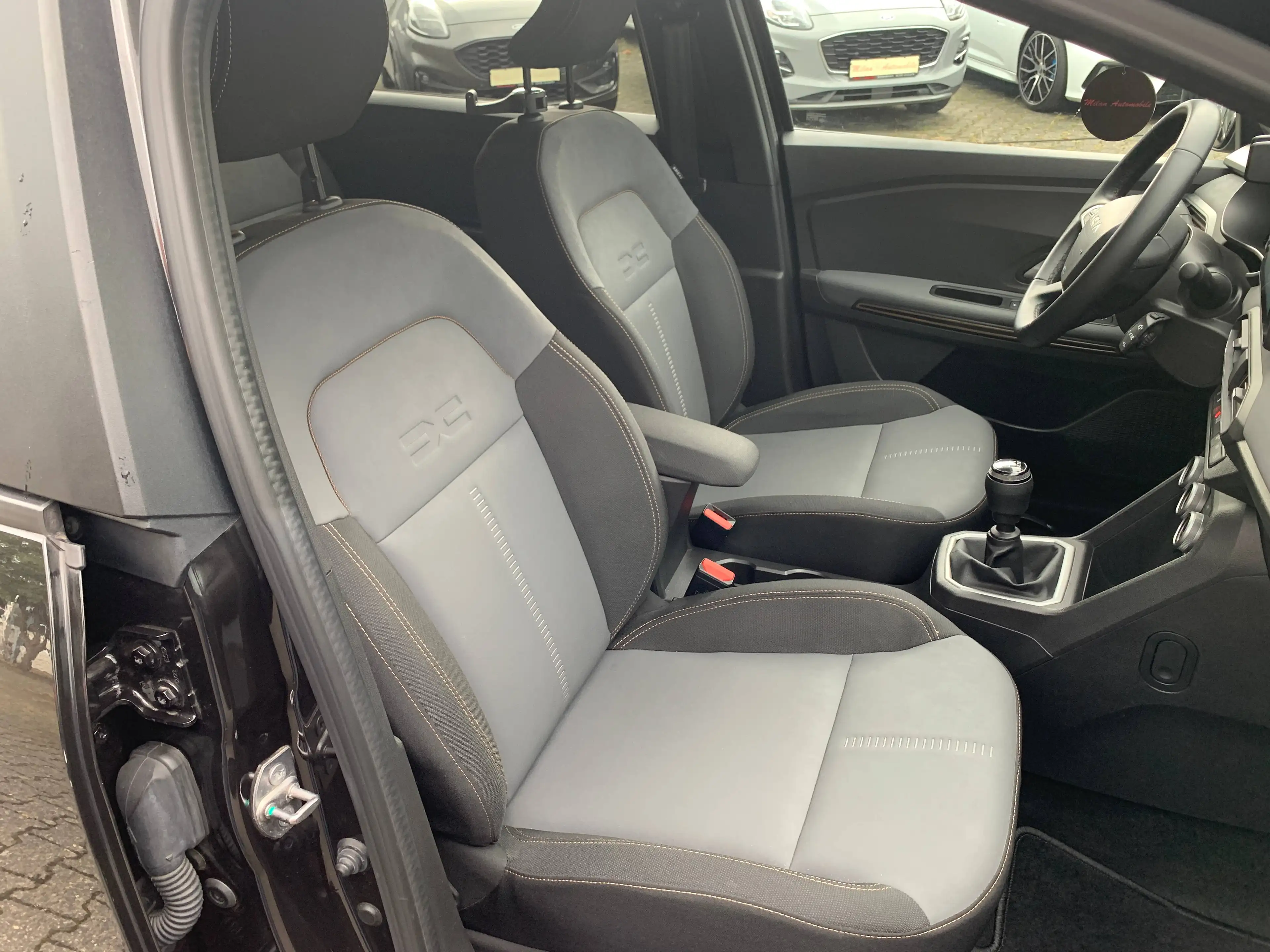 Dacia Jogger Extreme Alu-Klima-PDC v+h und R.Kamera-Navi — photo 13