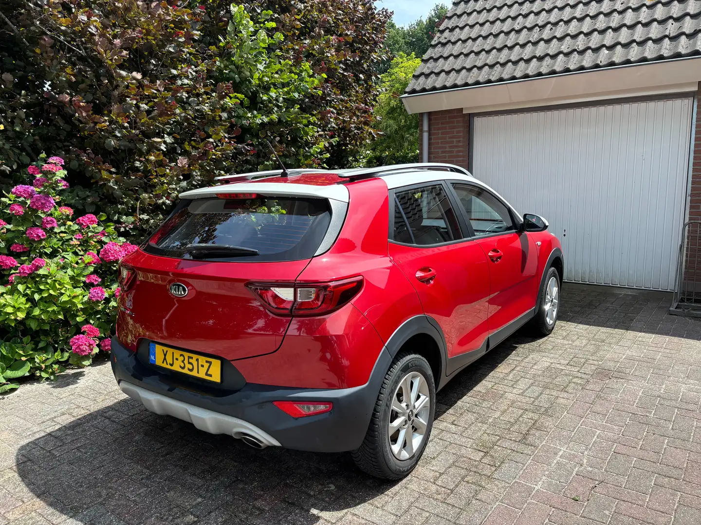 Kia Stonic Stonic 1.2 MPi C.Pl.L. Nav. Rood - 2