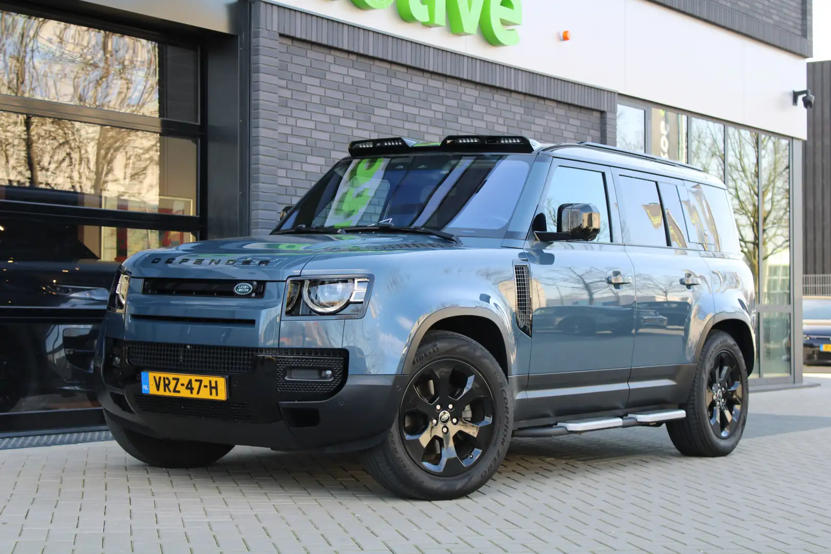 Land Rover Defender 2.0 D240 110 SE | GRIJS KENT. | EX. BTW | PANO | M Modrá - 2