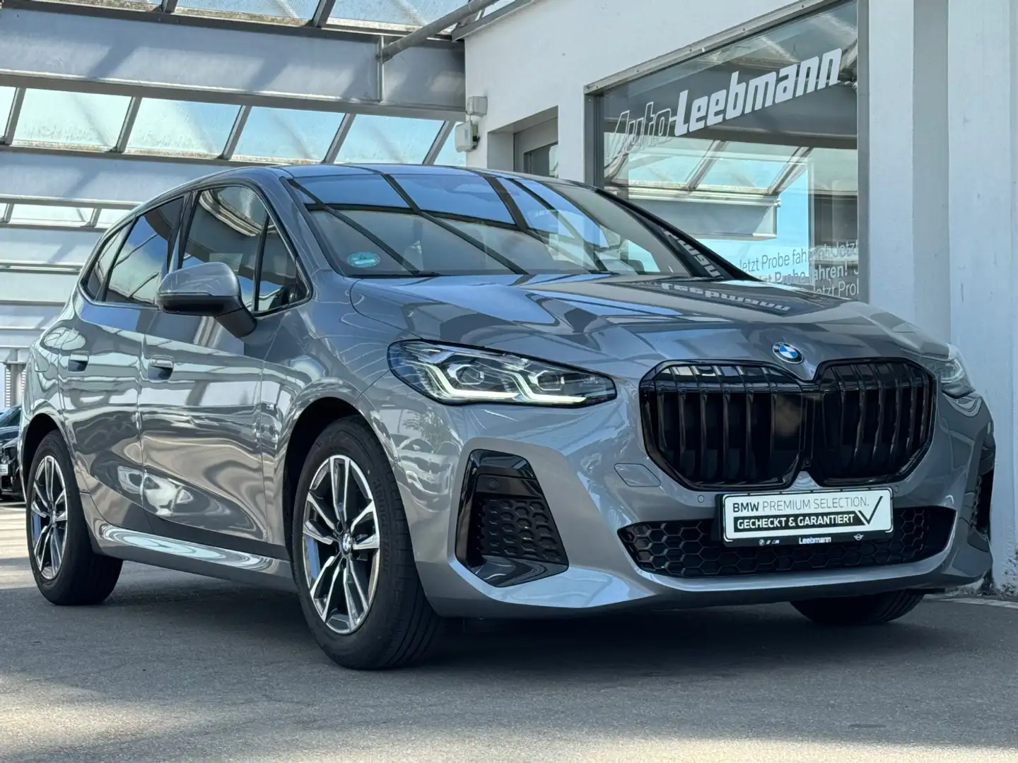 BMW 218 d Active Tourer M-Sport GARANTIE bis 04/2029 Grau - 2