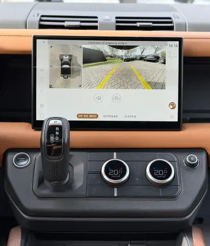 Land Rover Defender view 9