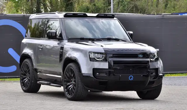 Land Rover Defender main image