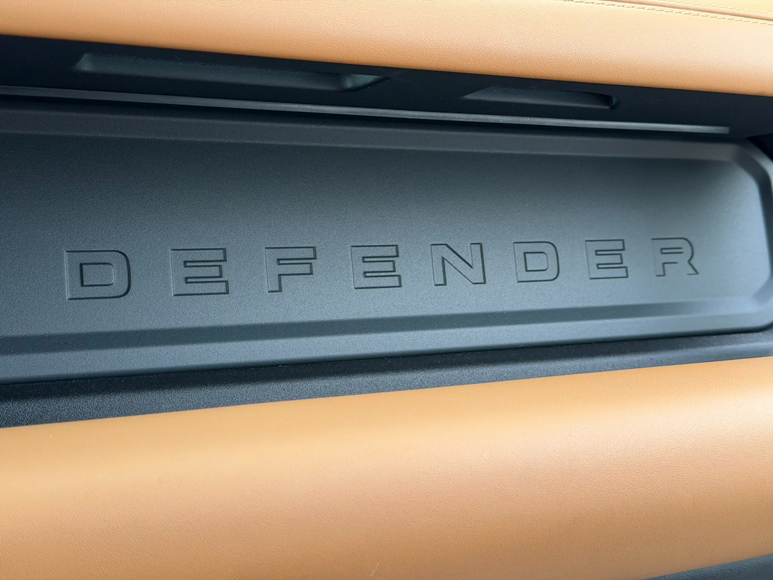 Land Rover Defender D300 KAHN PANO MERIDIAN 360°CAM VERWAMD EN GEVENTILEERD LEDER — 17/20