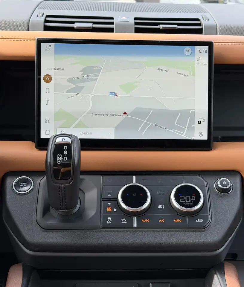 Land Rover Defender D300 KAHN PANO MERIDIAN 360°CAM VERWAMD EN GEVENTILEERD LEDER — 11/20