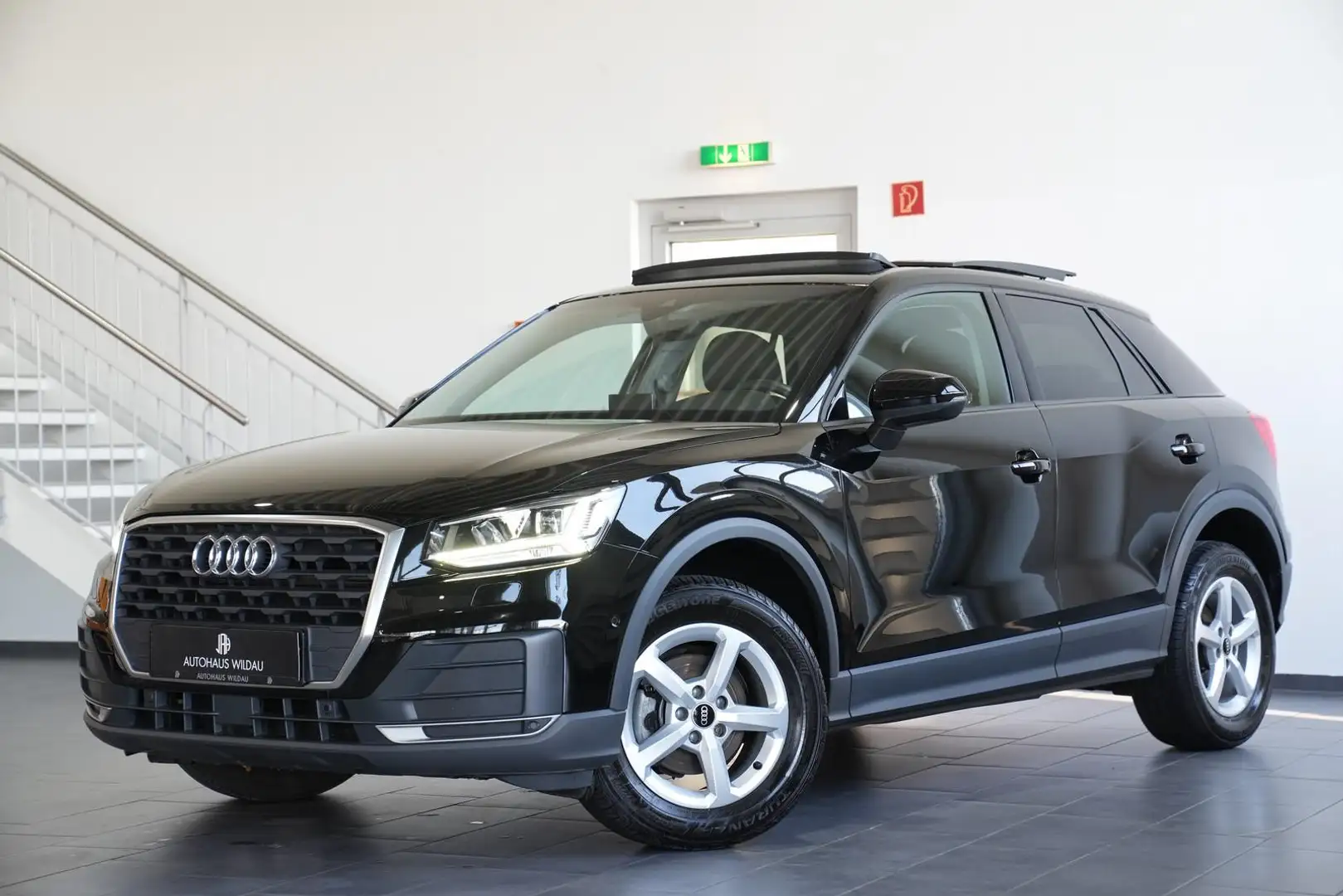 Audi Q2 35 TFSI basis *PANO*NAVI*KLIMA* Schwarz - 1