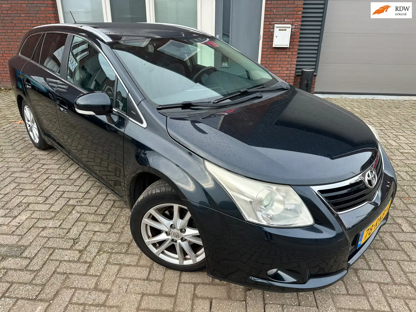 Toyota Avensis Wagon 2.0 VVTi Business / Camera / Navi / Cruise / Grijs - 1