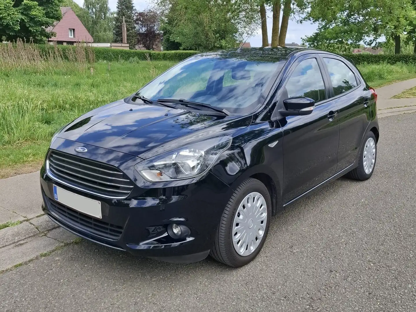 Ford Ka/Ka+ Ka+ Ultimate 5D 1.19l 85PK 5V Zwart - 1