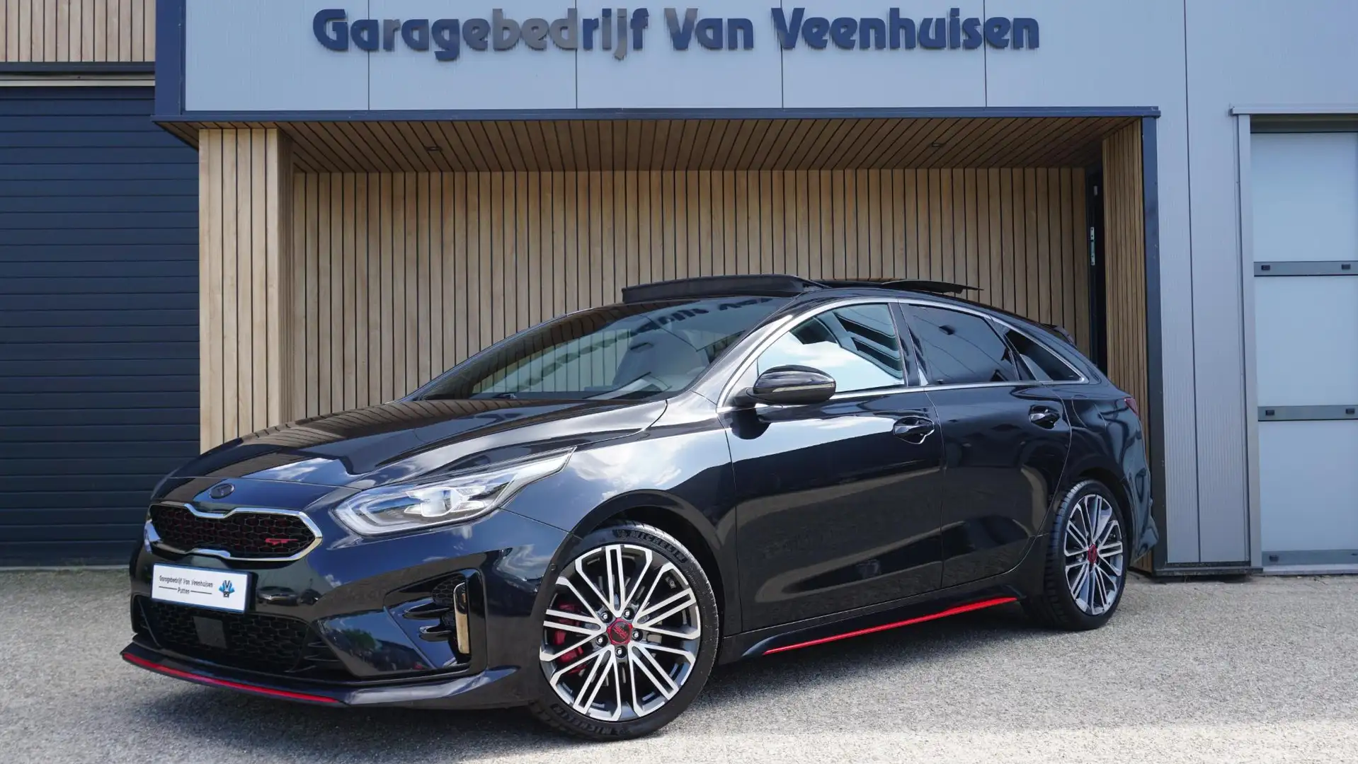 Kia ProCeed / pro_cee'd 1.6 T-GDI 205pk GT Pano.Dak 18inch LM JBL Keyless Zwart - 1