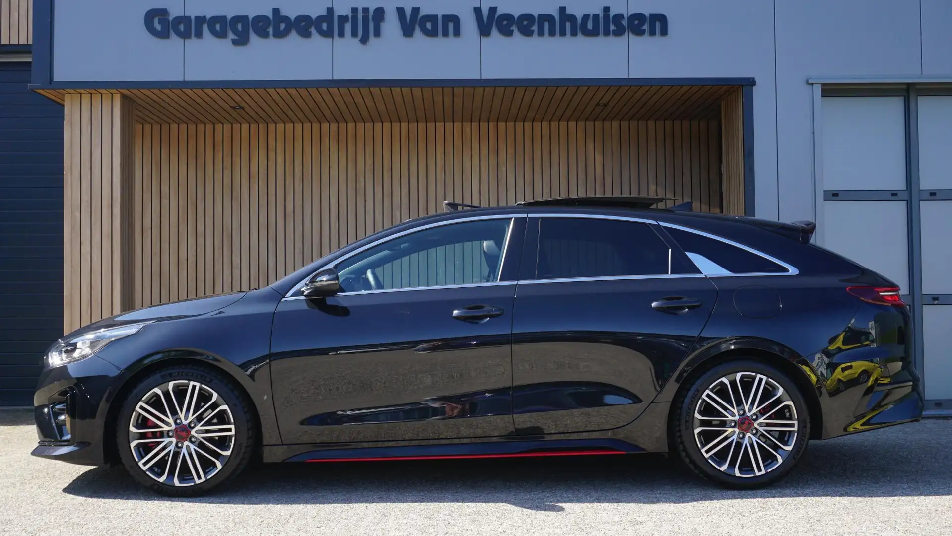 Kia ProCeed / pro_cee'd 1.6 T-GDI 205pk GT Pano.Dak 18inch LM JBL Keyless Zwart - 2