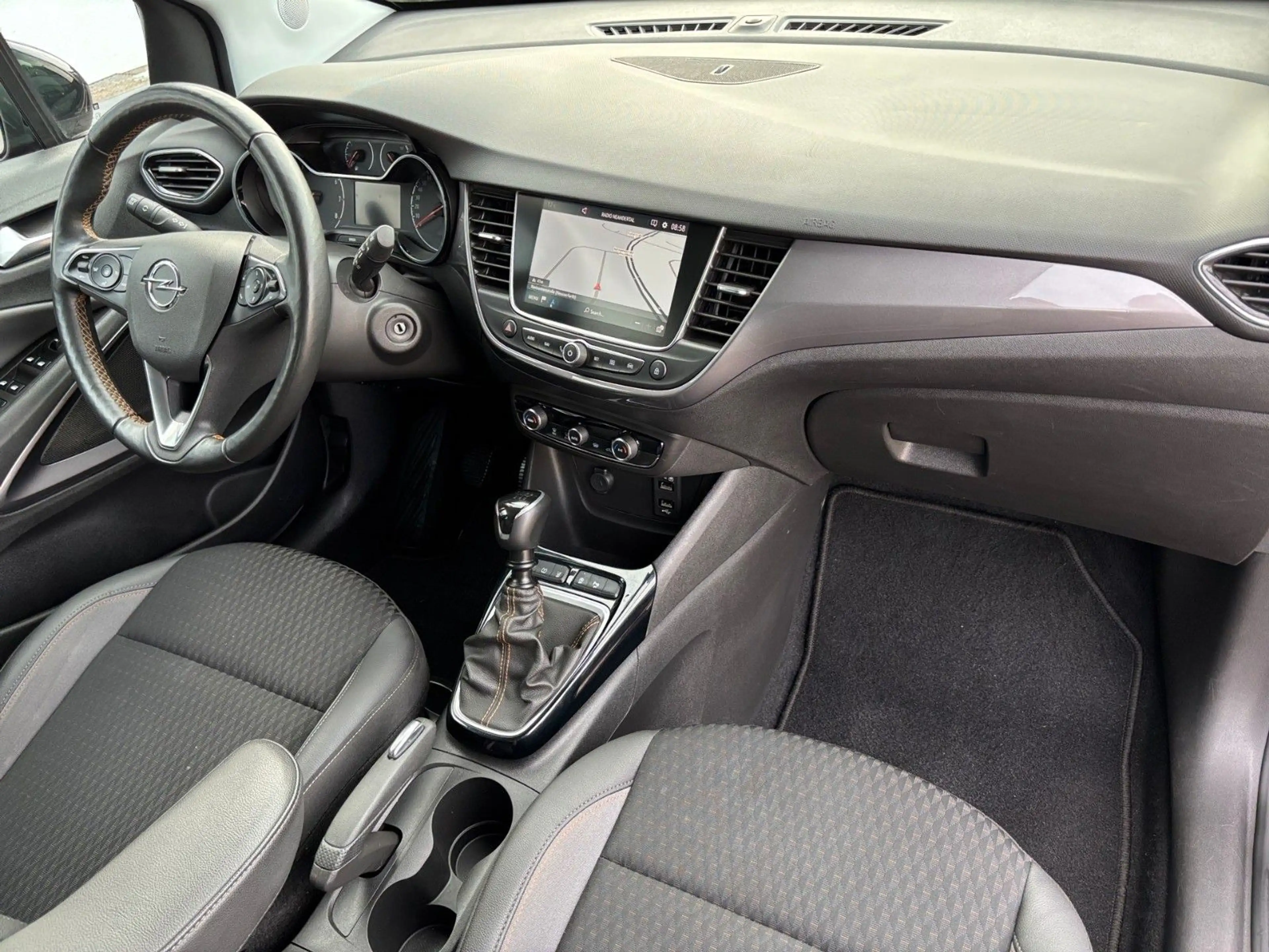 Opel Crossland X /Navi/FSE/PDC/SHZ/LHZ/4Season — photo 12