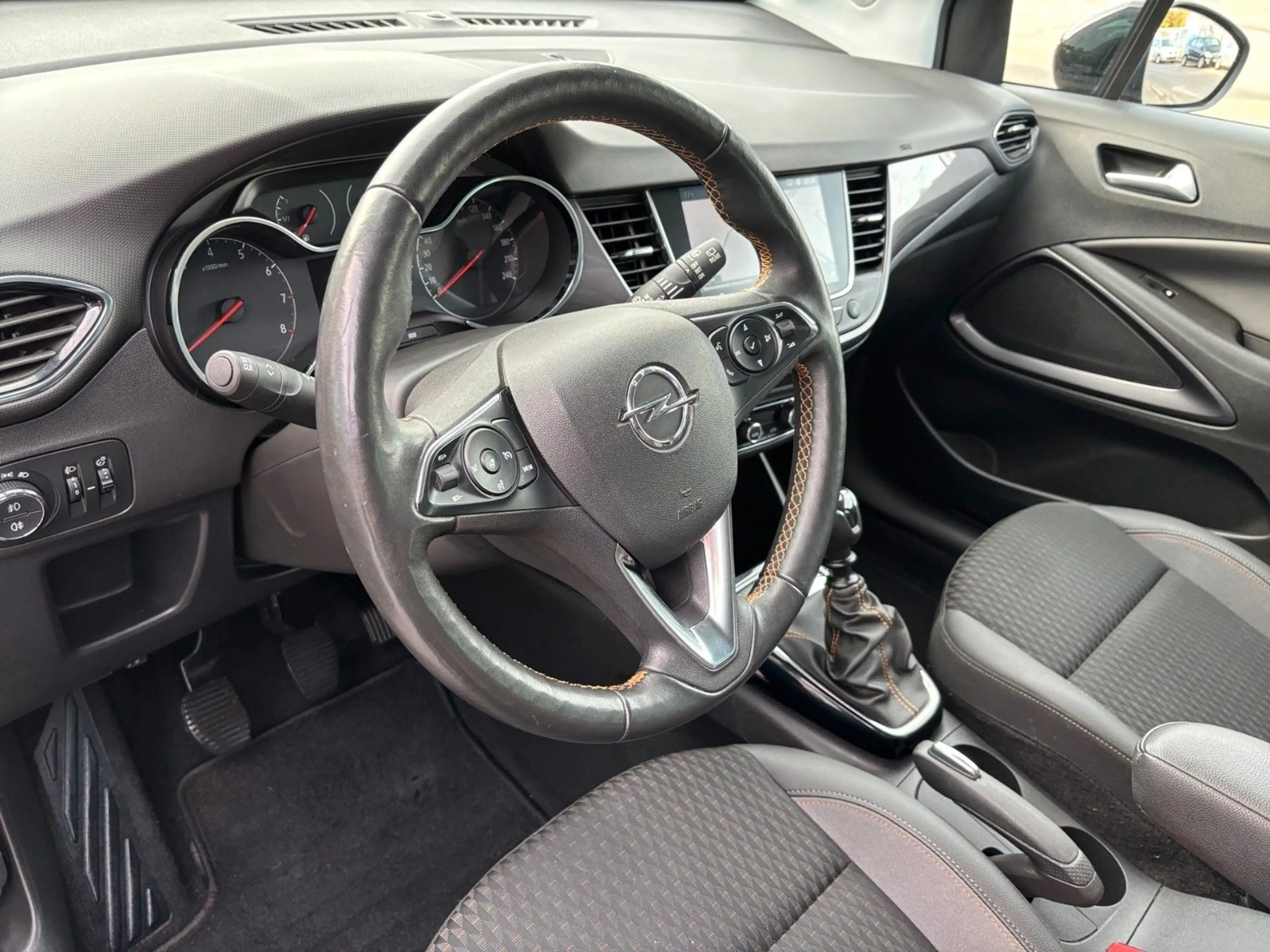 Opel Crossland X /Navi/FSE/PDC/SHZ/LHZ/4Season — photo 13