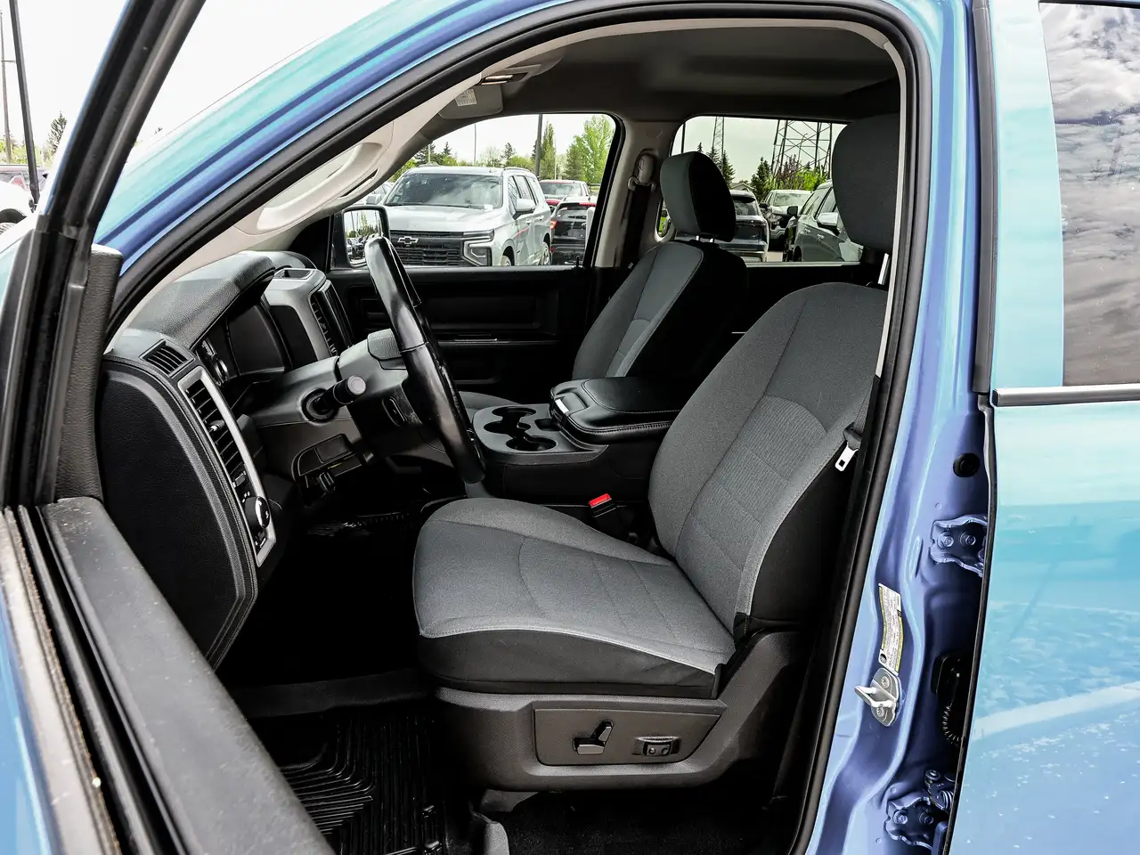 RAM 1500 снимка RAM 1500