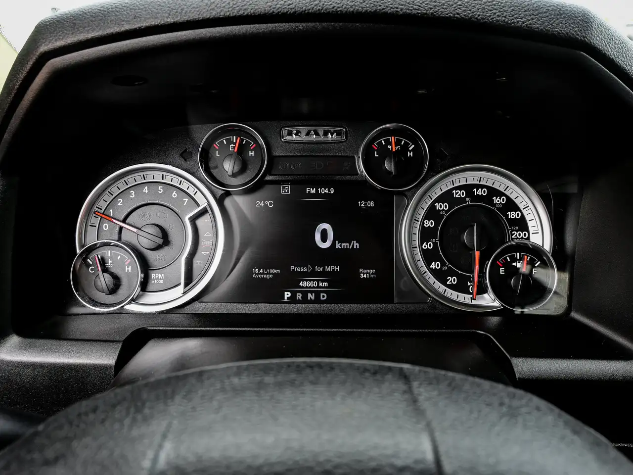 RAM 1500 снимка RAM 1500