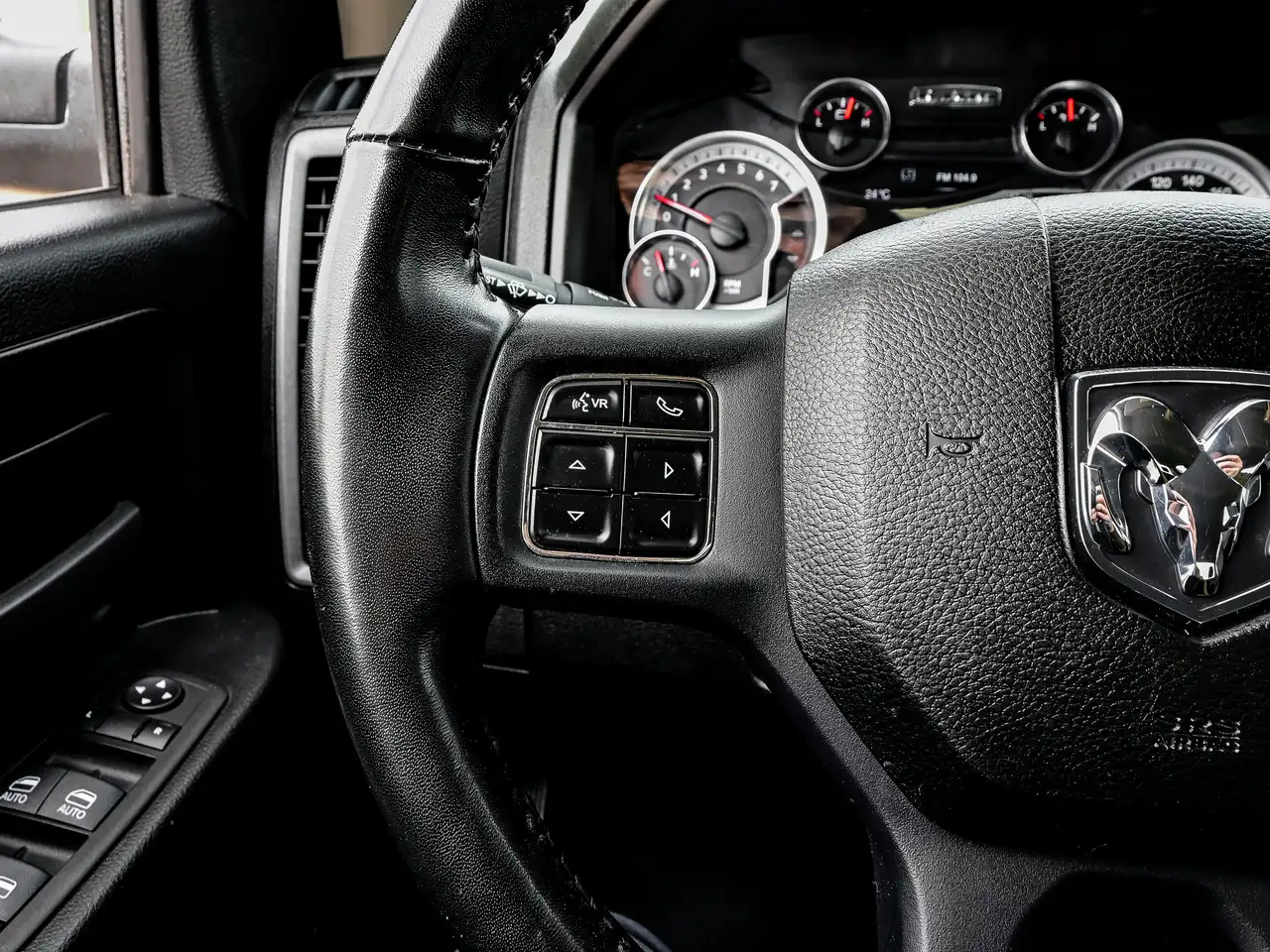 RAM 1500 снимка RAM 1500