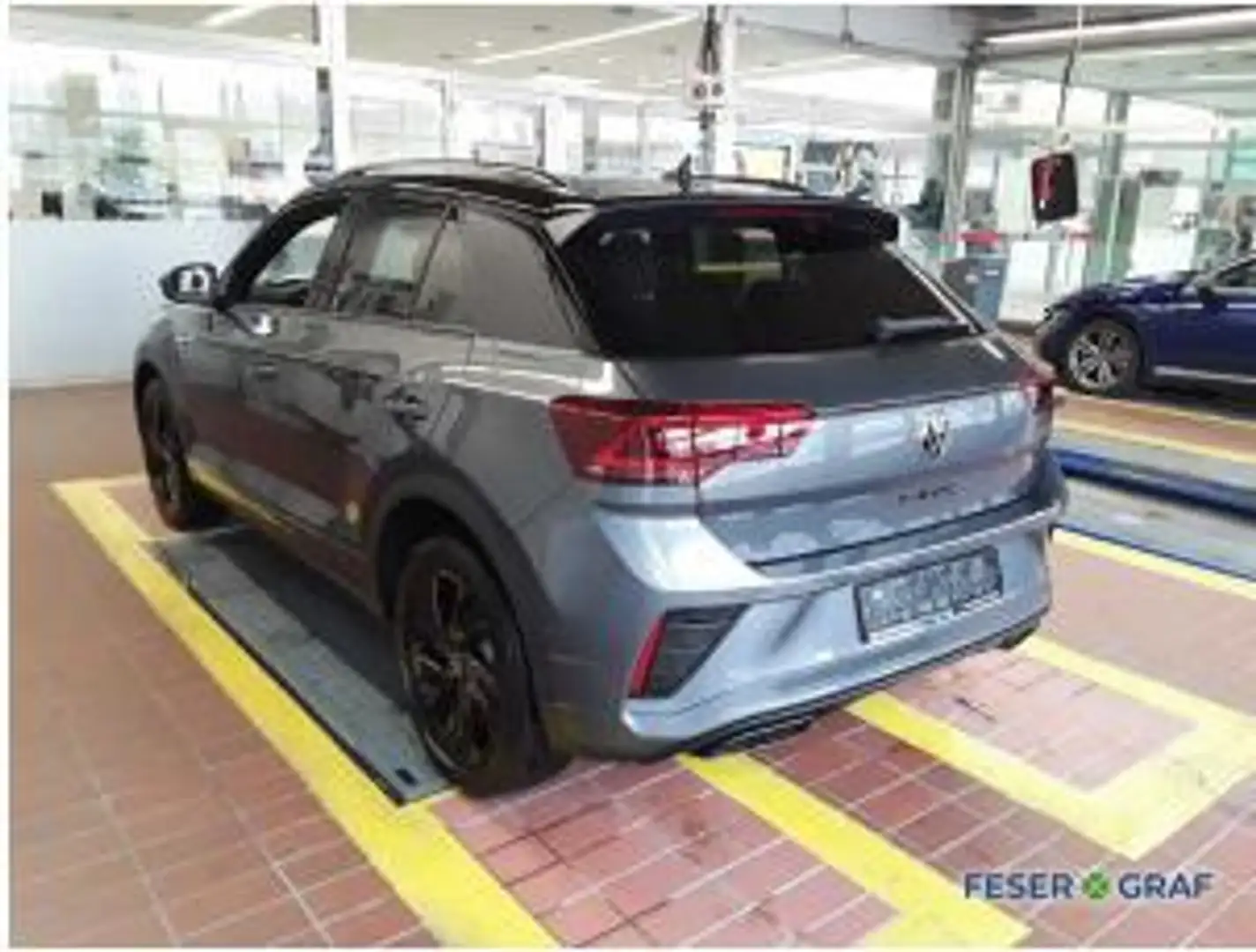 Volkswagen T-Roc R-Line 1.5 l TSI DSG NAVI ACC LED-MATRIX Grau - 2