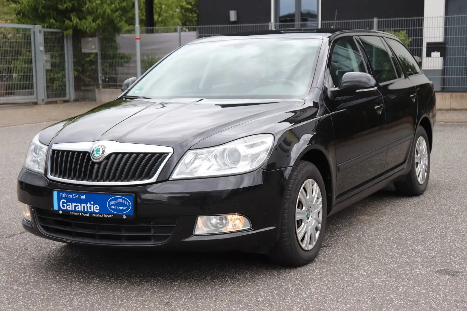 Skoda Octavia Combi Ambition Schwarz - 1