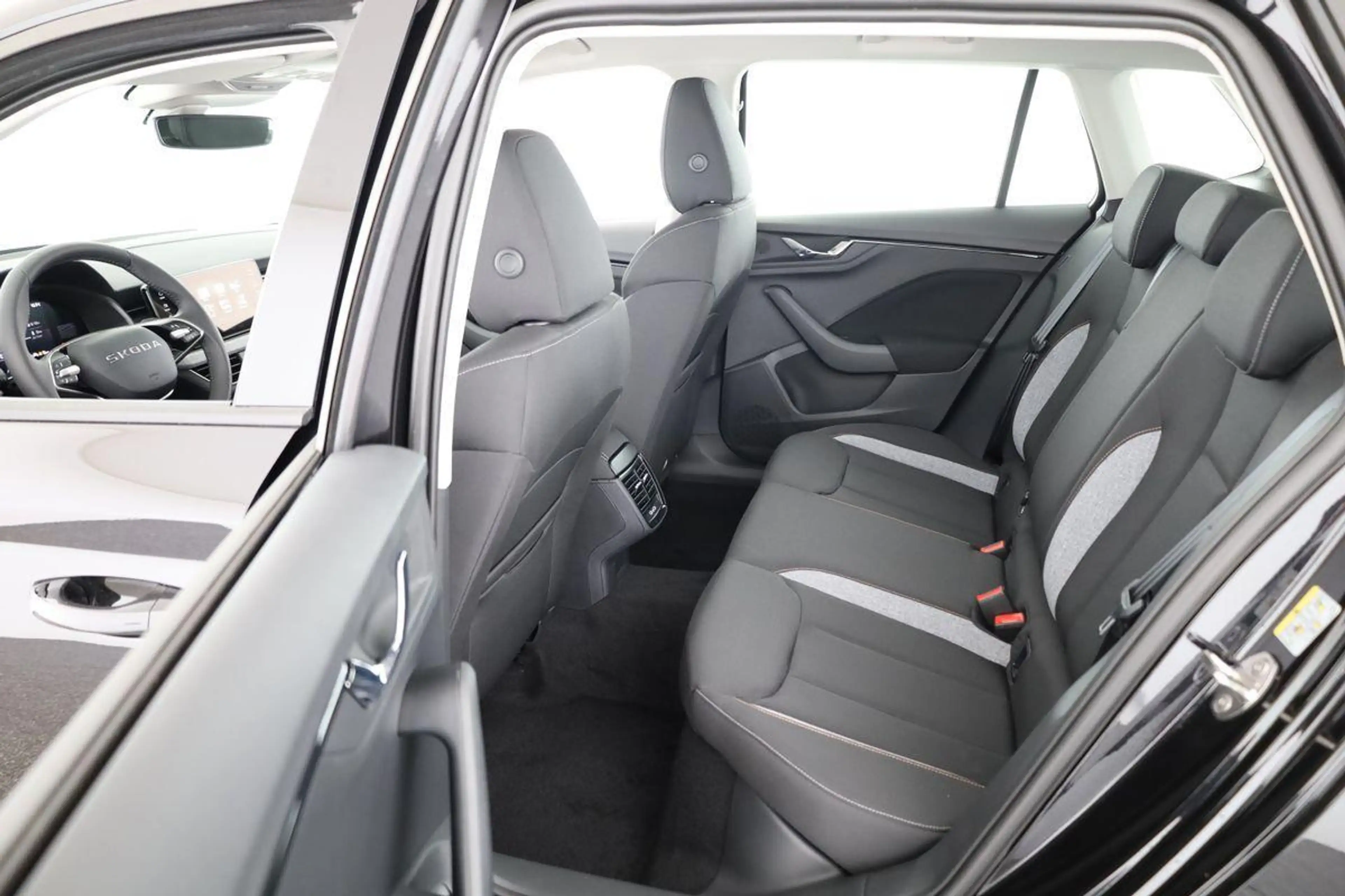 Skoda Kamiq Selection 1.0 TSI DSG Selection, LED, Kamera, L... — photo 11