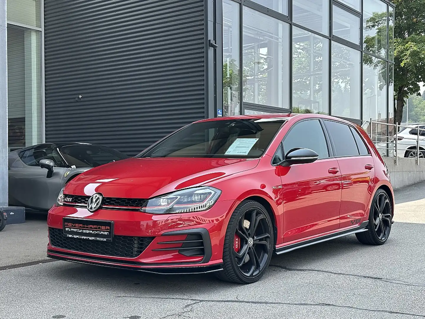 Volkswagen Golf GTI TCR 2,0 TSI DSG / Dynaudio / ACC / DCC / 19" Rot - 2