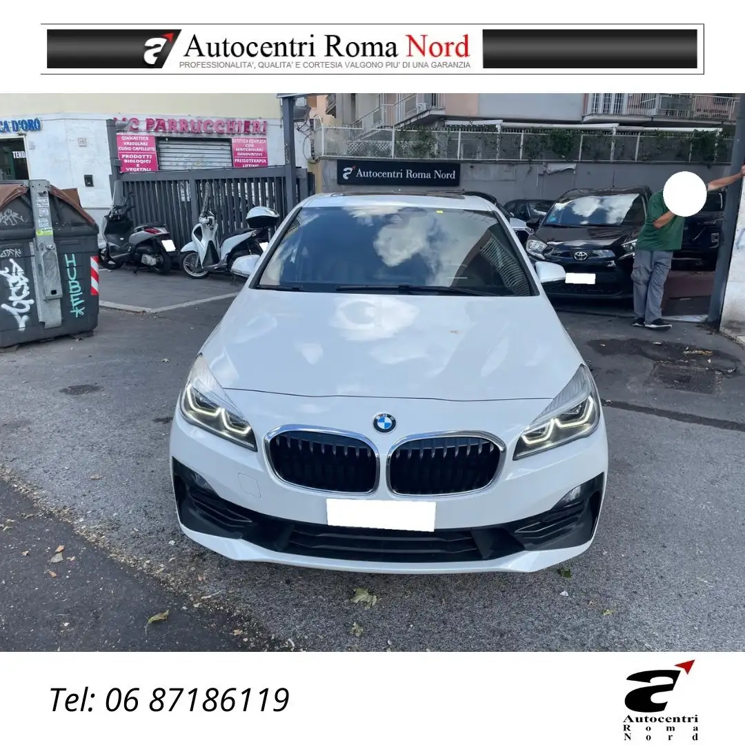 BMW 218 218d Active Tourer Sport auto Bianco - 2