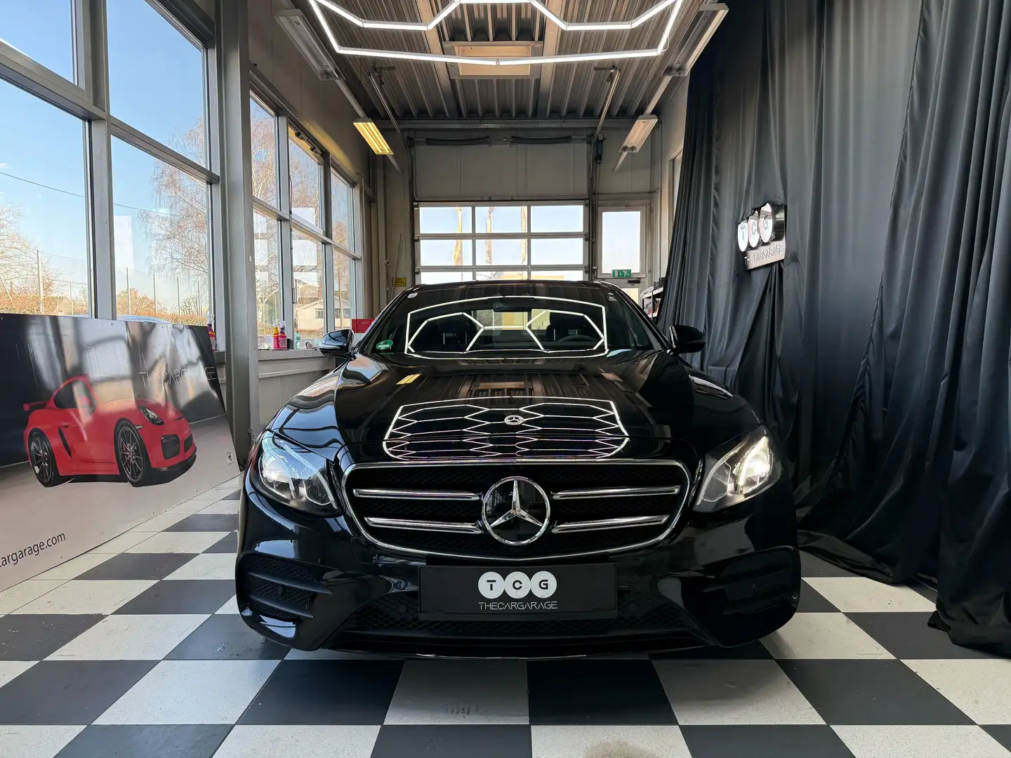 Mercedes-Benz E 220 E 220 d (213.004) Schwarz - 2