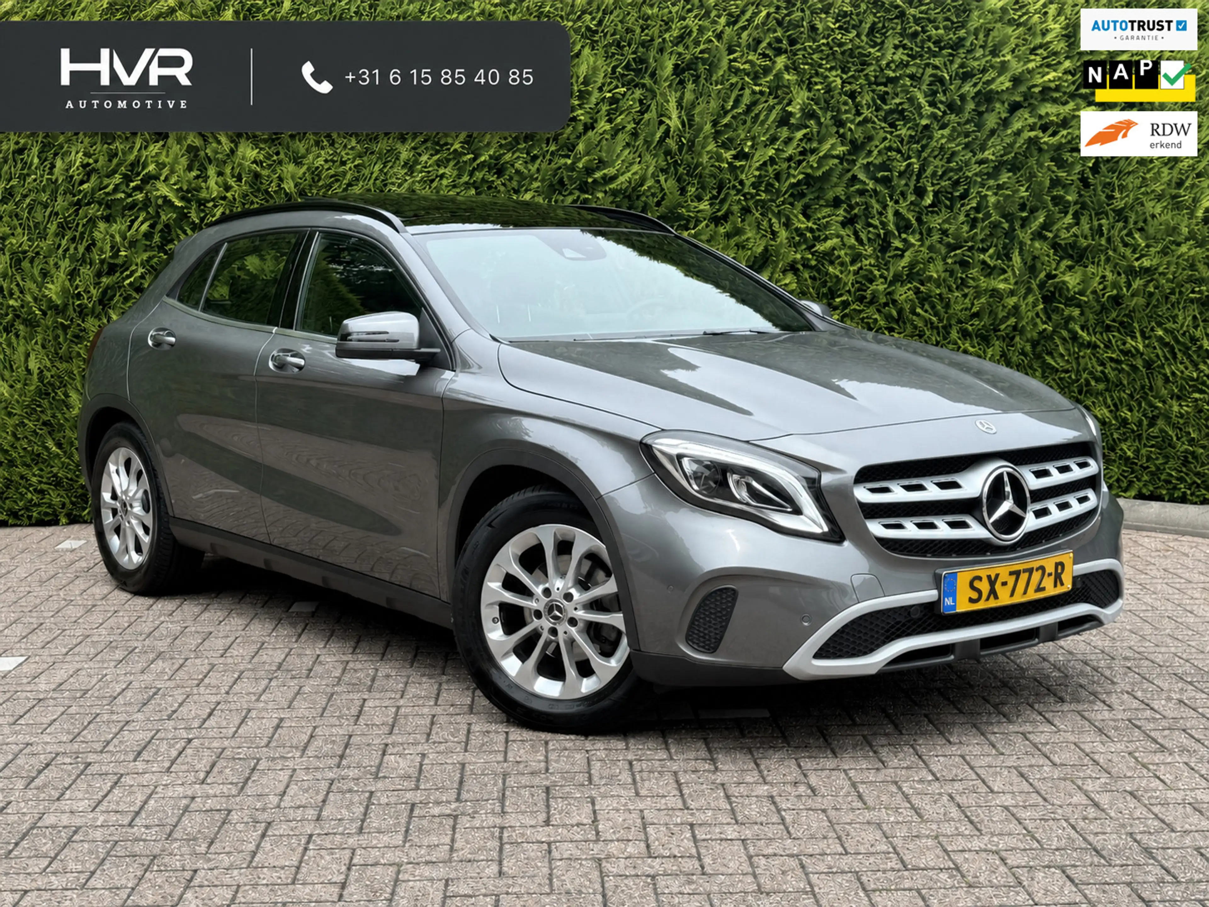 Mercedes-Benz GLA 180 | Business Solution + Ltd | Pano | Stoelverwarming