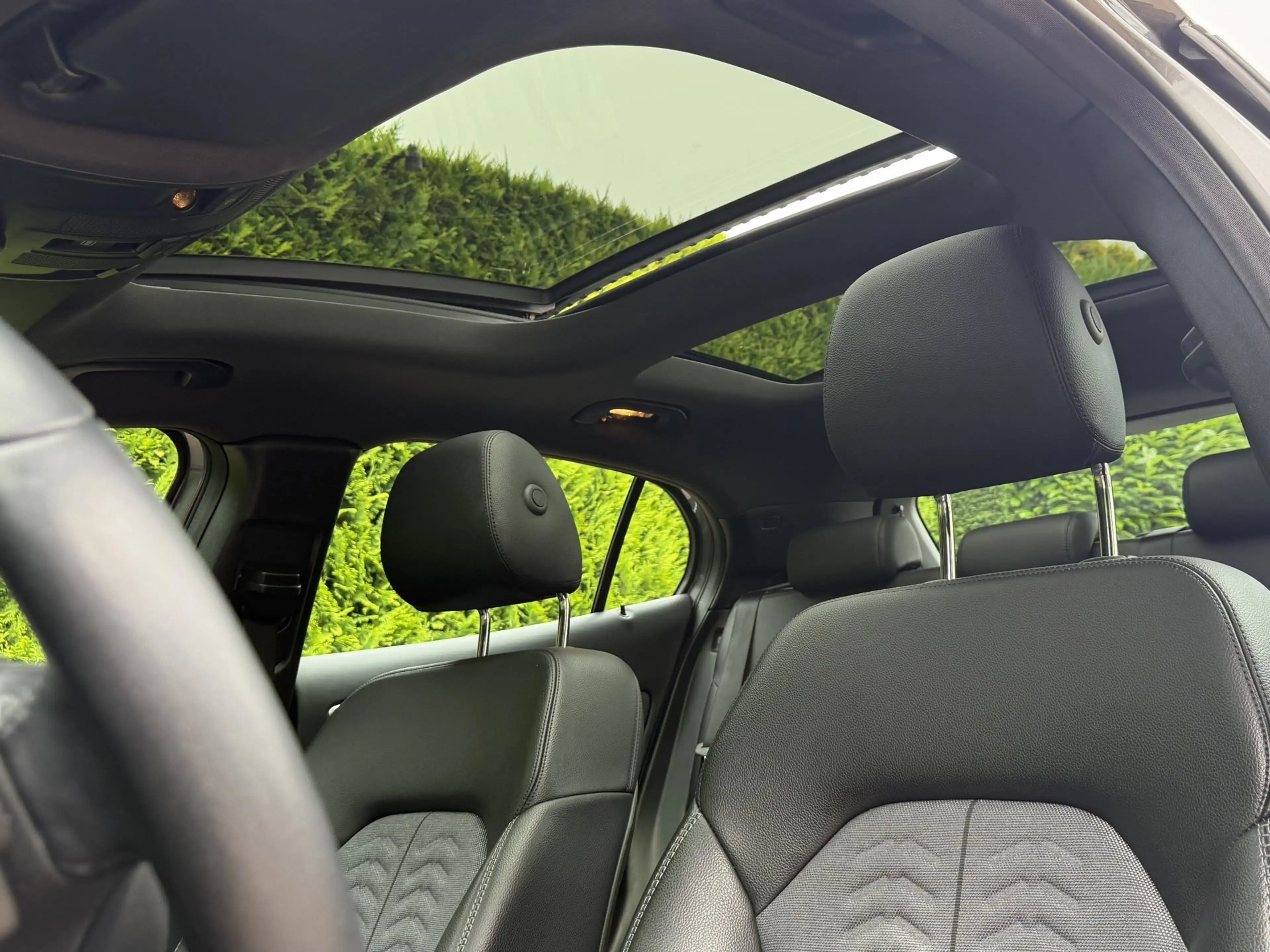 Mercedes-Benz GLA 180 | Business Solution + Ltd | Pano | Stoelverwarming — photo 9