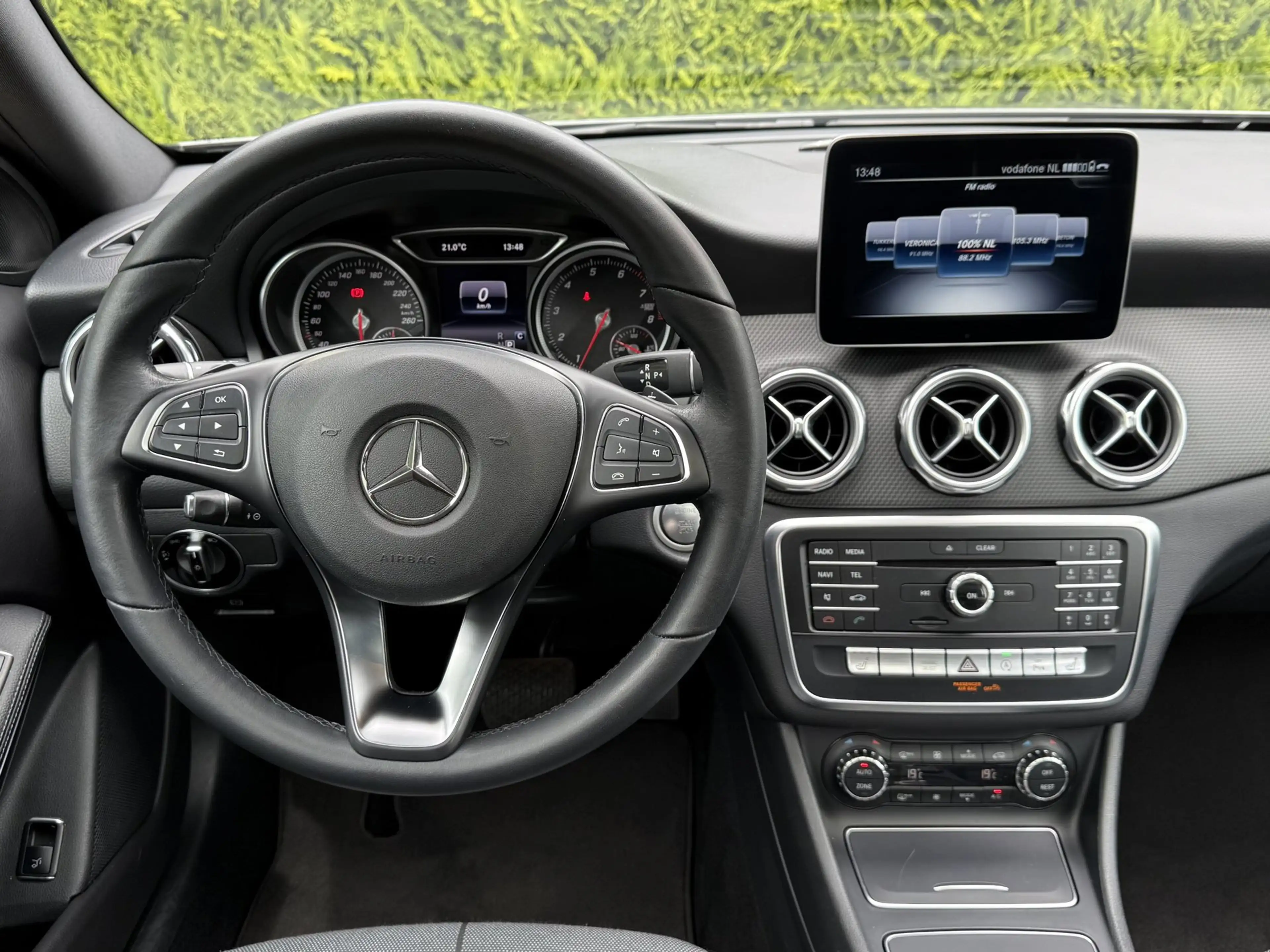 Mercedes-Benz GLA 180 | Business Solution + Ltd | Pano | Stoelverwarming — photo 6