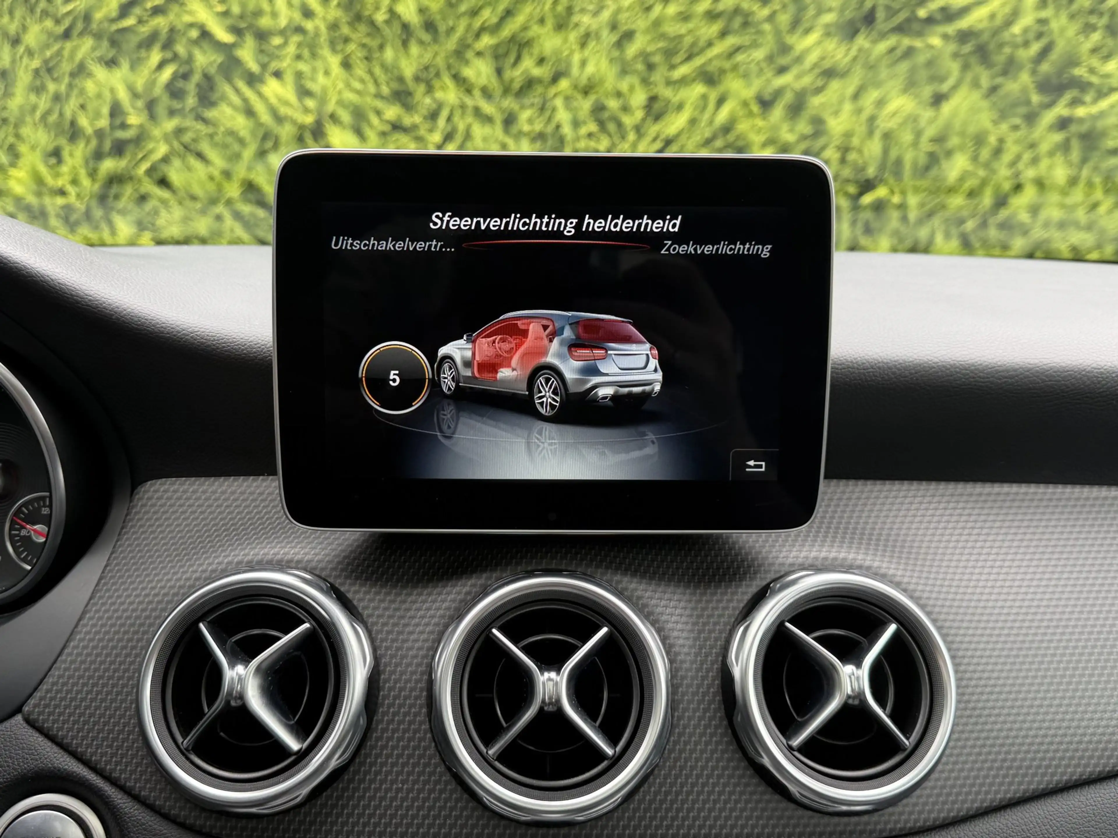 Mercedes-Benz GLA 180 | Business Solution + Ltd | Pano | Stoelverwarming — photo 14
