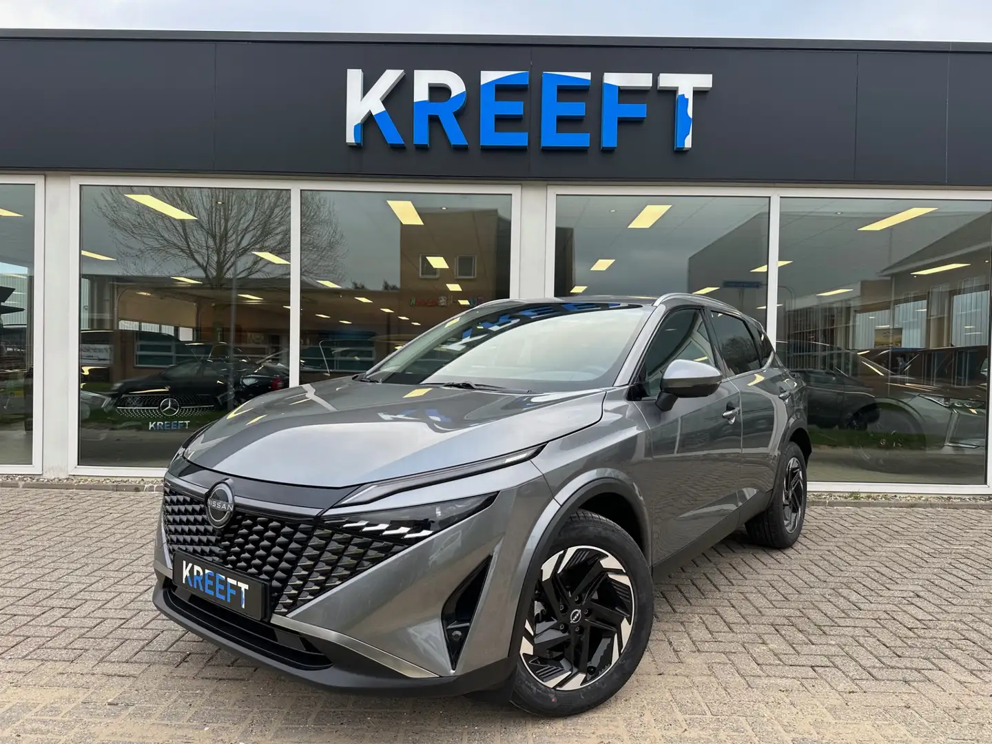Nissan Qashqai 1.3 MHEV Xtronic N-Connecta NIEUW Grijs - 1
