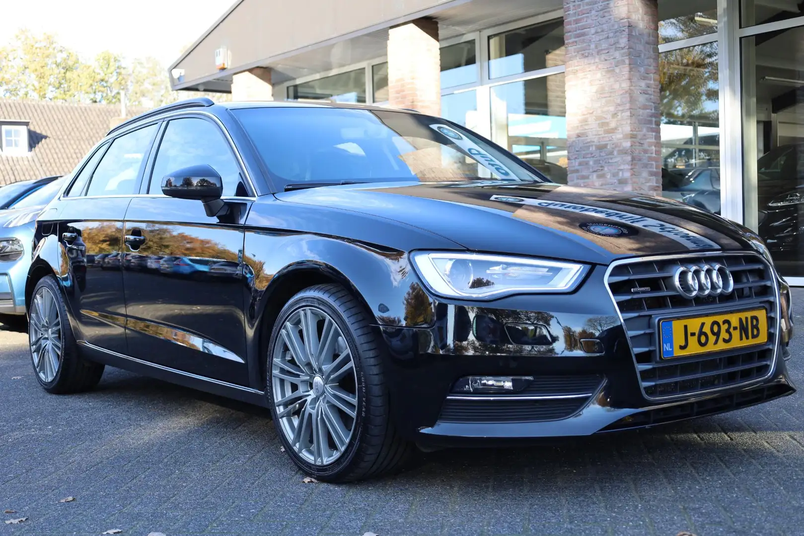 Audi A3 Sportback 1.8 TFSI quattro Ambition Pro Line S LEE Zwart - 2