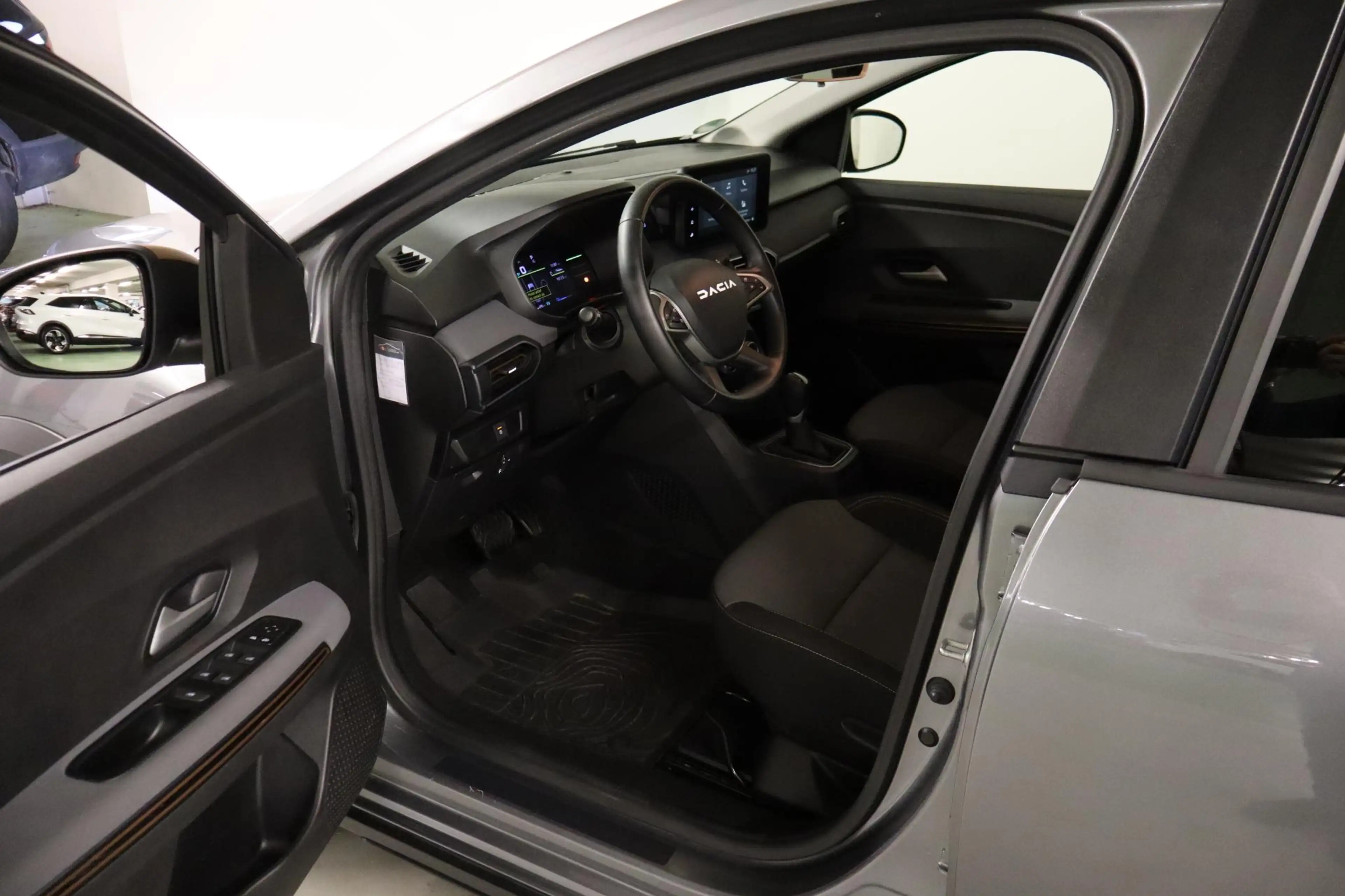Dacia Jogger Hybrid 140 Extreme 7p. | Automaat | MediaNav Multi — photo 13