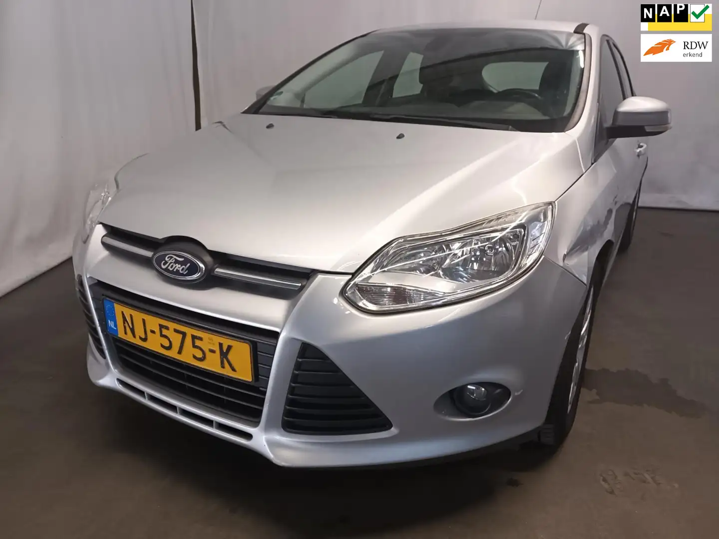 Ford Focus 1.6 TI-VCT Titanium - Rechter + Linker Zijschade Gri - 1