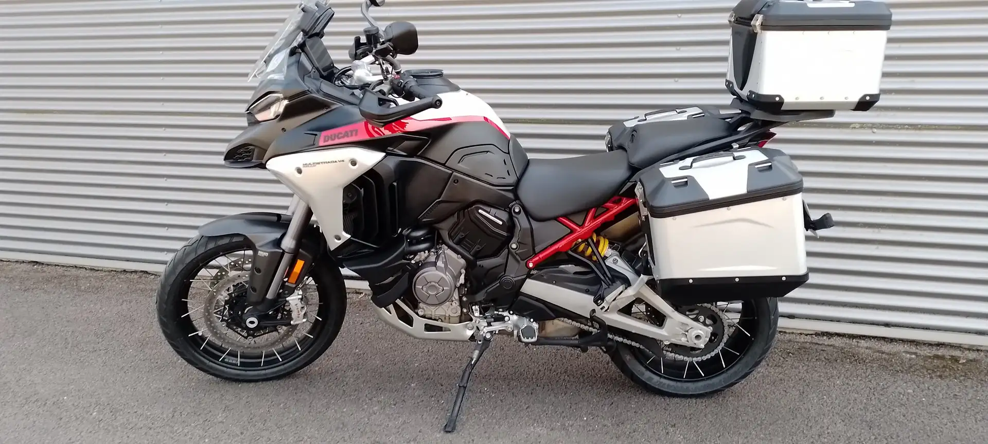 Ducati Multistrada V4 Чорний - 2