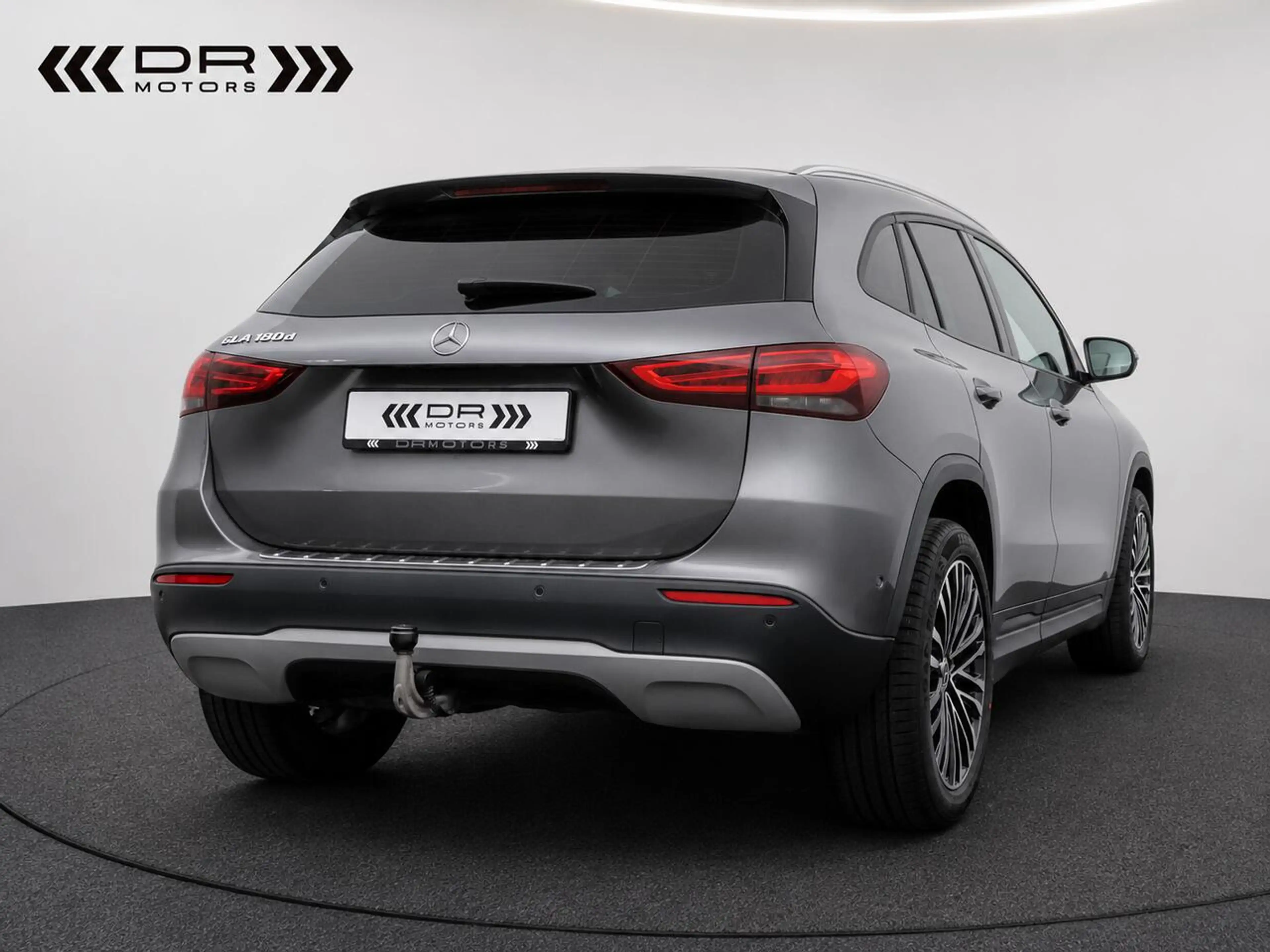 Mercedes-Benz GLA 180 DCT 7-GTRONIC - NAVI - CAMERA - DAB — photo 4