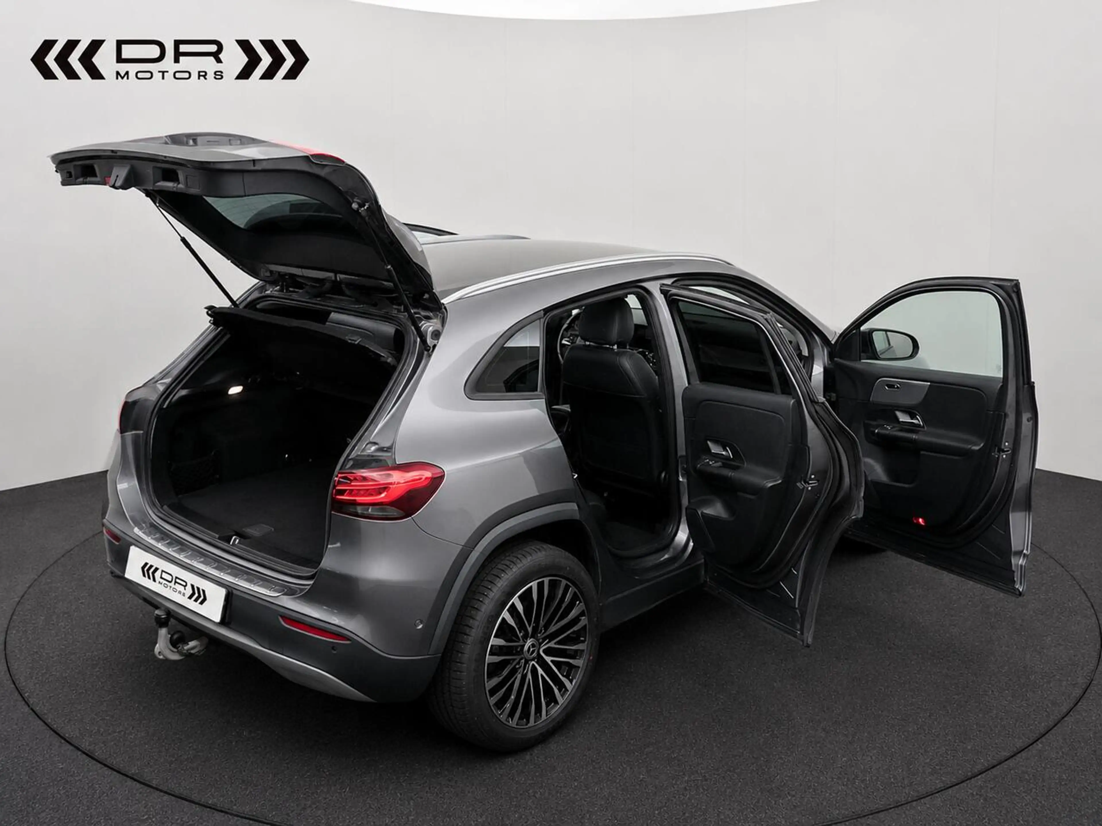 Mercedes-Benz GLA 180 DCT 7-GTRONIC - NAVI - CAMERA - DAB — photo 7