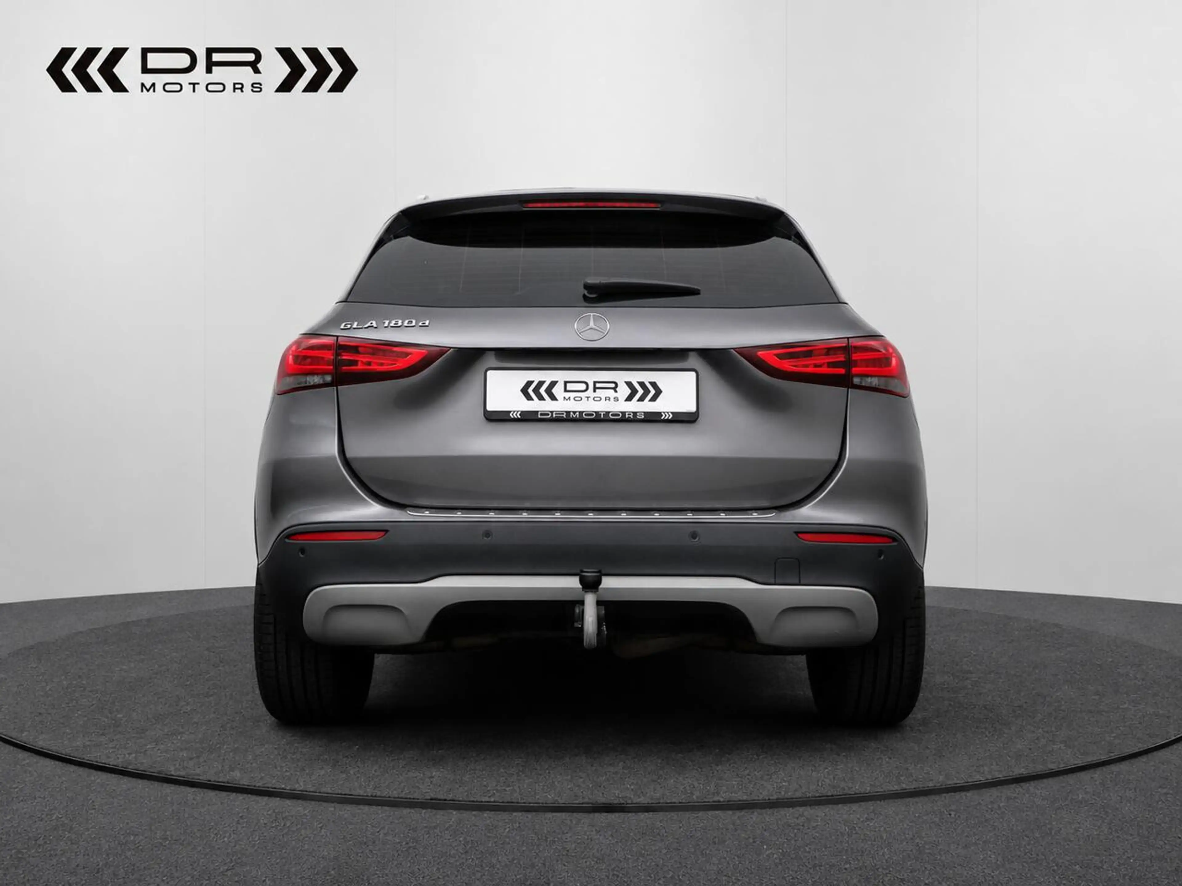 Mercedes-Benz GLA 180 DCT 7-GTRONIC - NAVI - CAMERA - DAB — photo 2