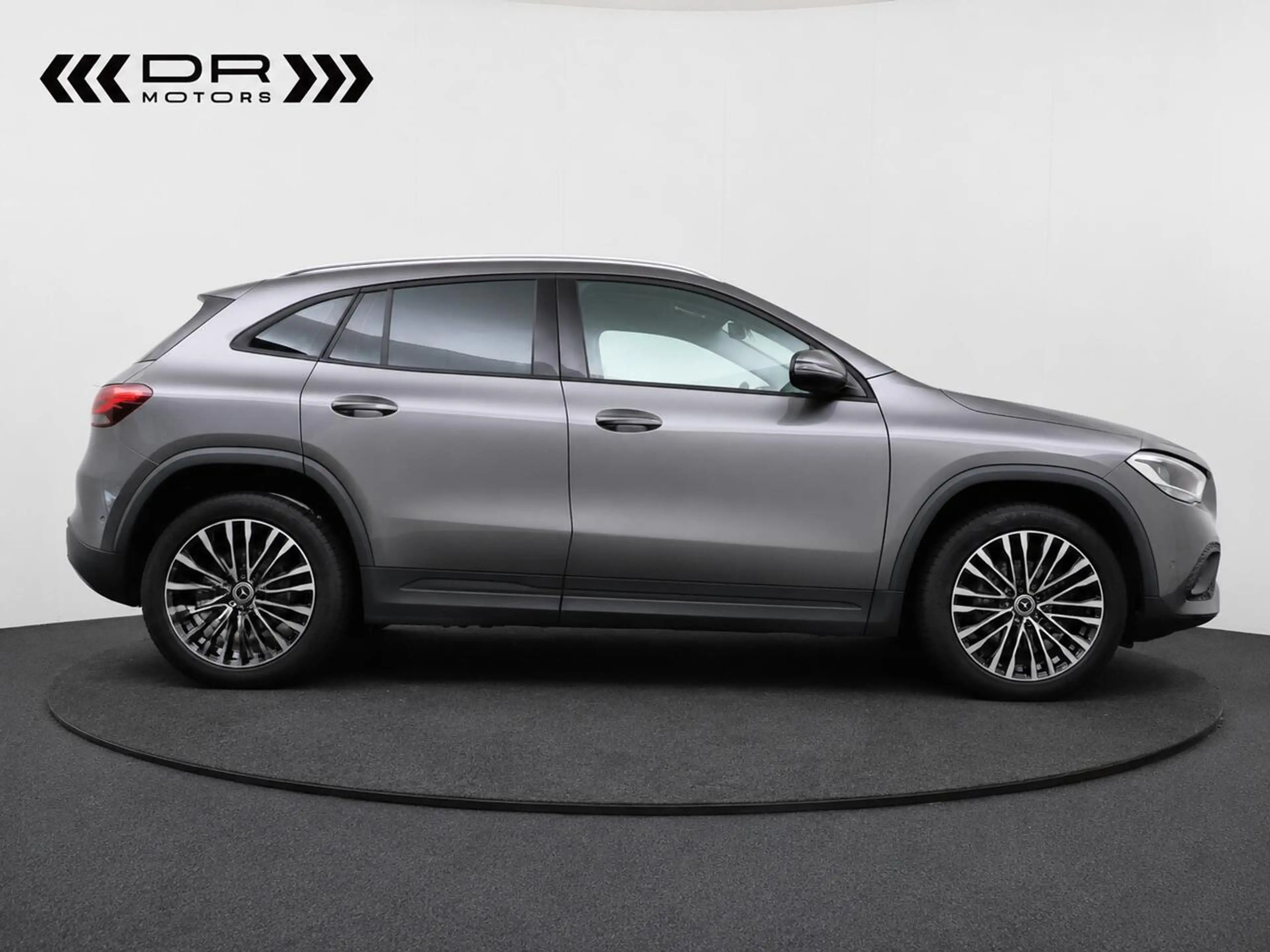 Mercedes-Benz GLA 180 DCT 7-GTRONIC - NAVI - CAMERA - DAB — photo 3