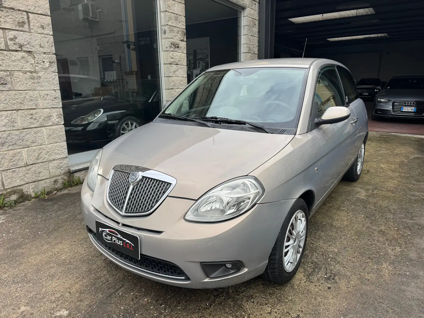 Lancia Ypsilon OK Neopatentati Ypsilon 1.2 8v Argento Auriu - 1