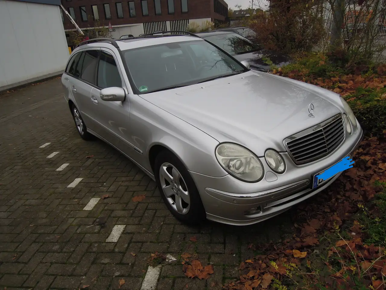 Mercedes-Benz E 240