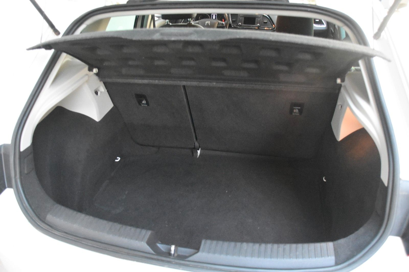 SEAT Leon Style 1.2 TSI Klima Bluetooth Tempo SHZ PDC — photo 6