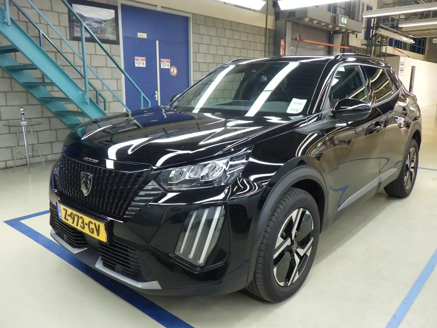 Peugeot 2008 1.2 PureTech 100 Allure | Navi | Camera | Ad. Crui Schwarz - 1
