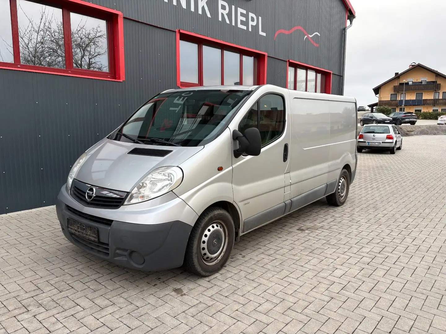 Opel Vivaro Kasten L2H1 2,9t Grau - 1