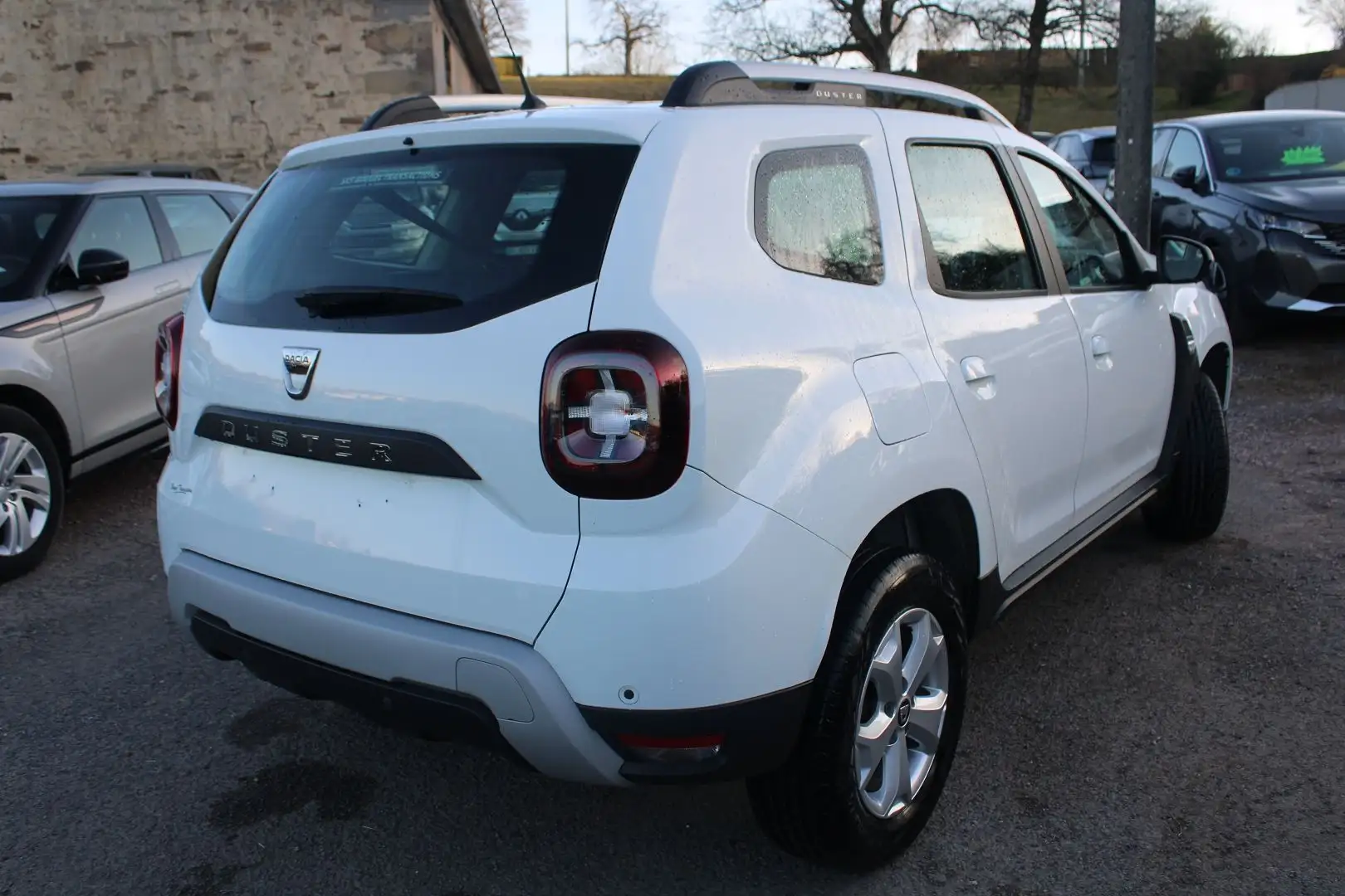 Dacia Duster CONFORT 4X2 DIESEL BOITE 6V GPS USB REGULATEUR BLU Wit - 2