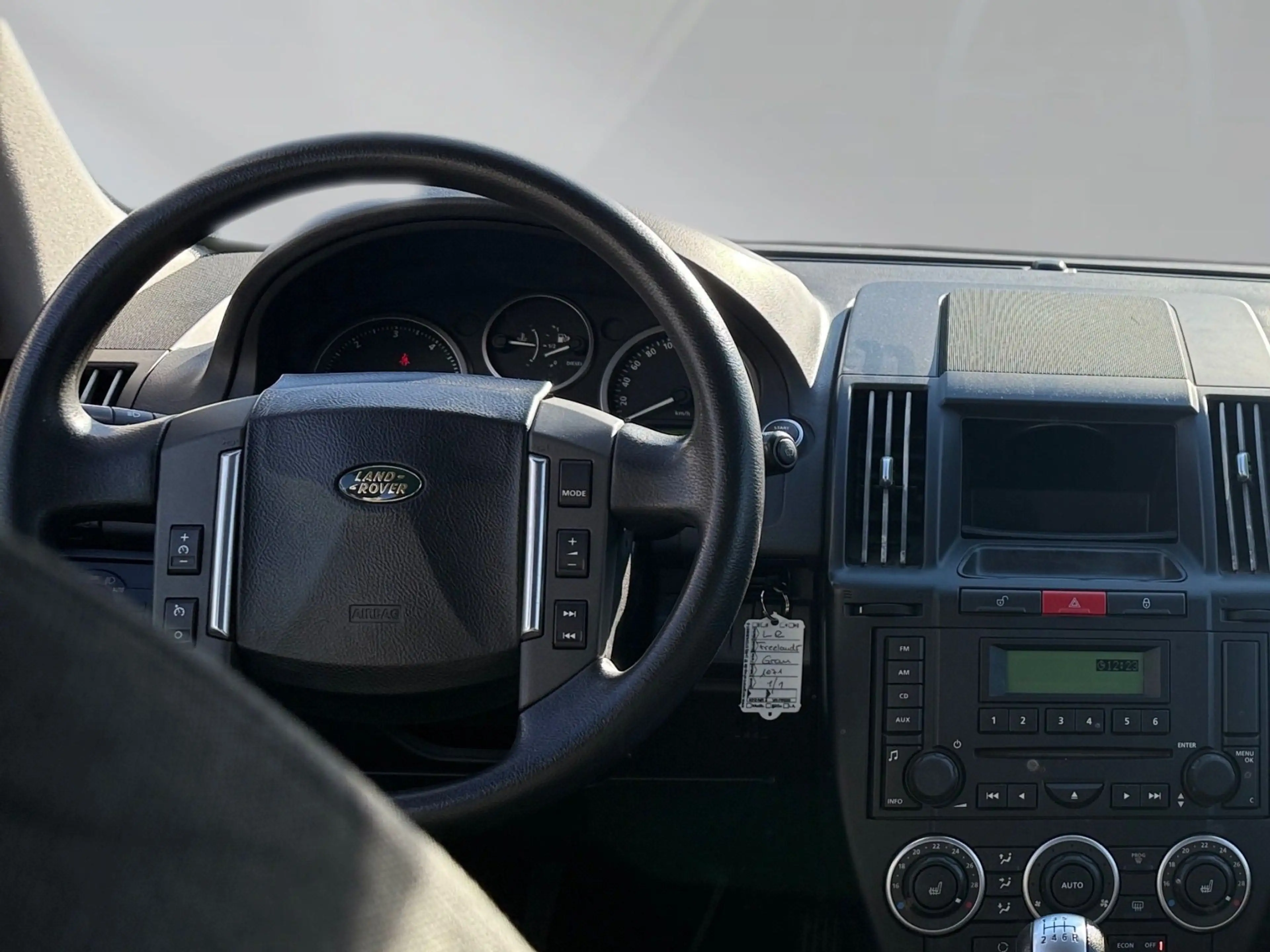 Land Rover Freelander 2 2.2 TD4 DPF S — photo 13
