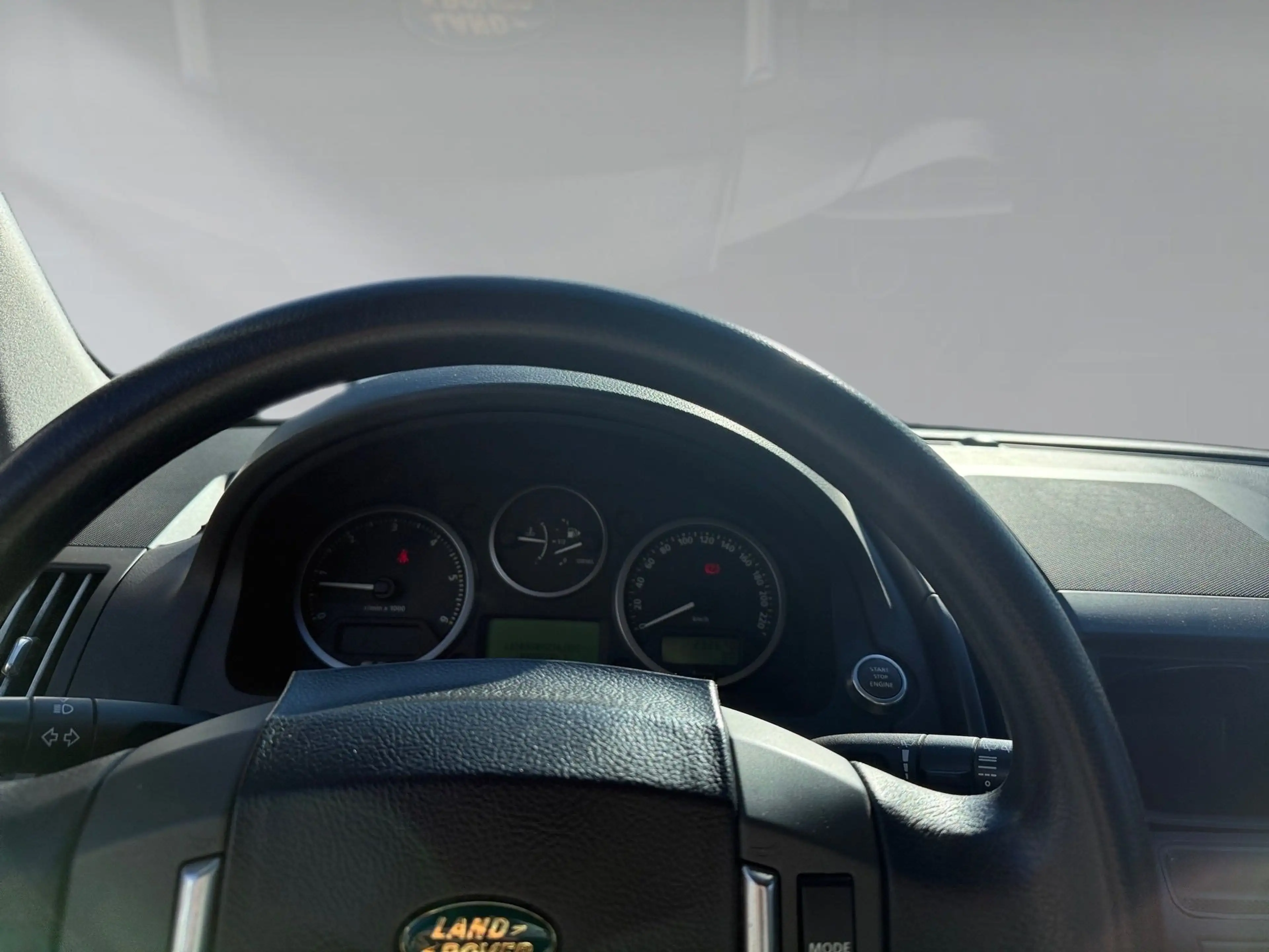 Land Rover Freelander 2 2.2 TD4 DPF S — photo 14