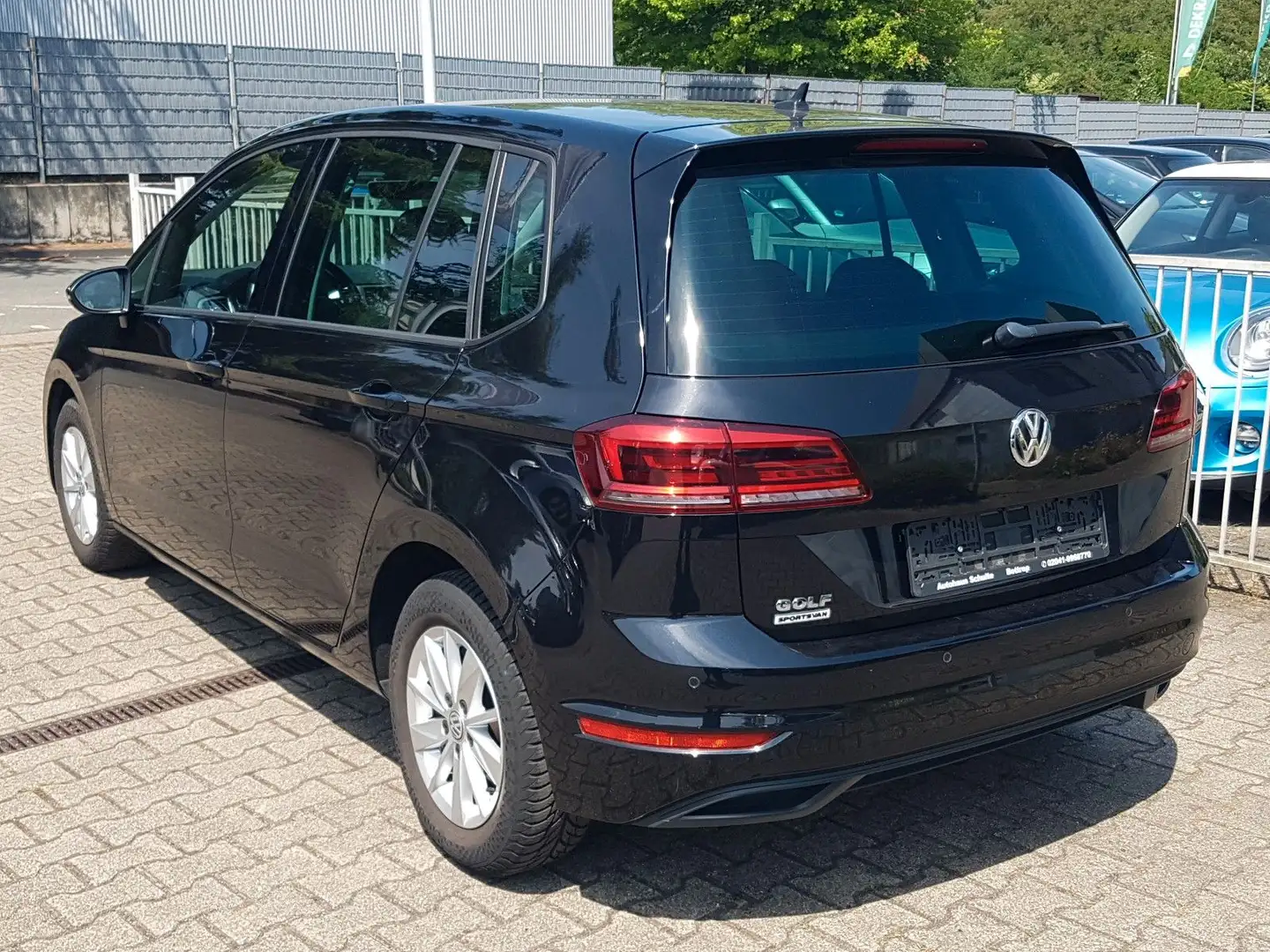 Volkswagen Golf Sportsvan 1.0 TSI Trendline LED PDC Tempom. Negro - 2