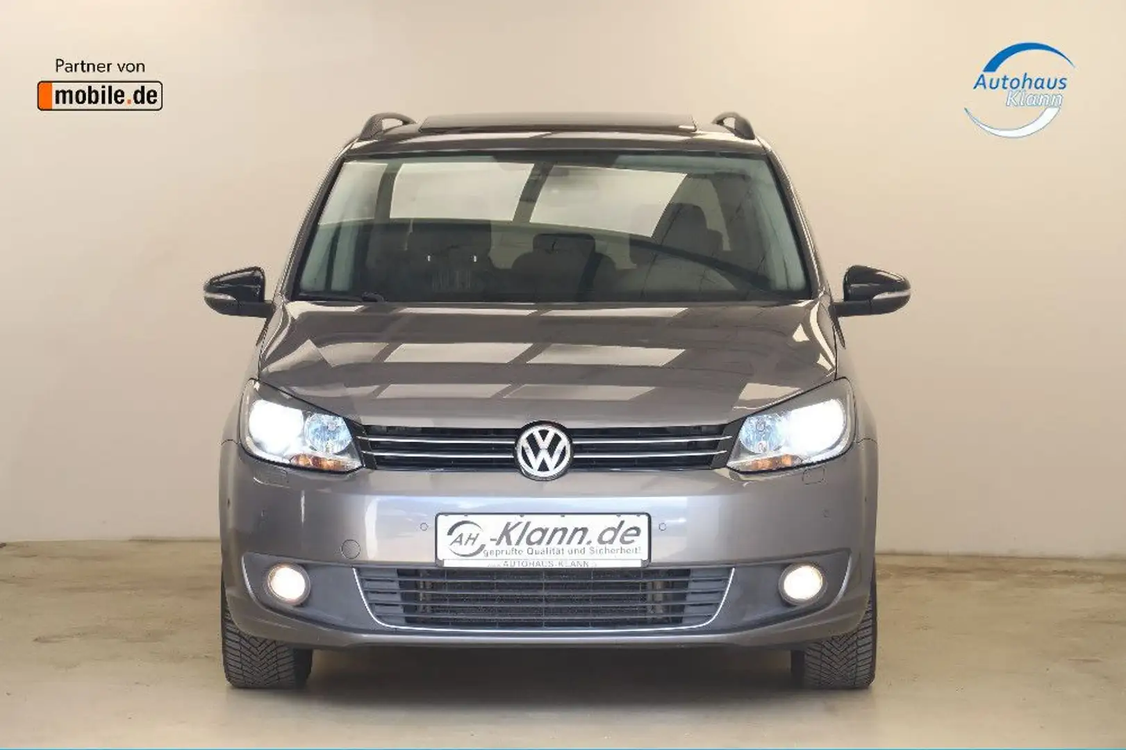 Volkswagen Touran 2.0TDI 140PS Automatik Match Pano Nav SHZ Gris - 2